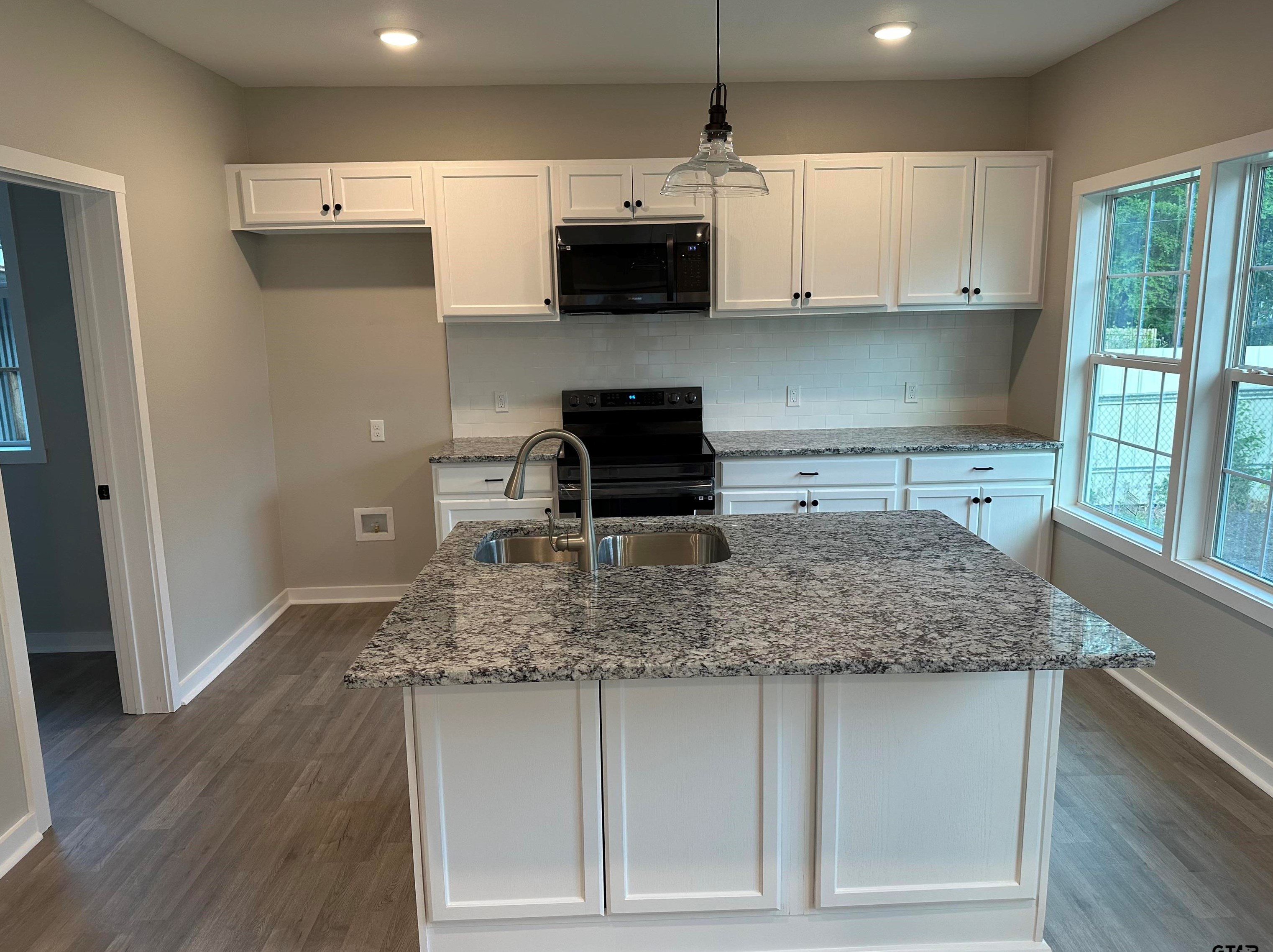 1610 E Elm St, Tyler, TX 75702