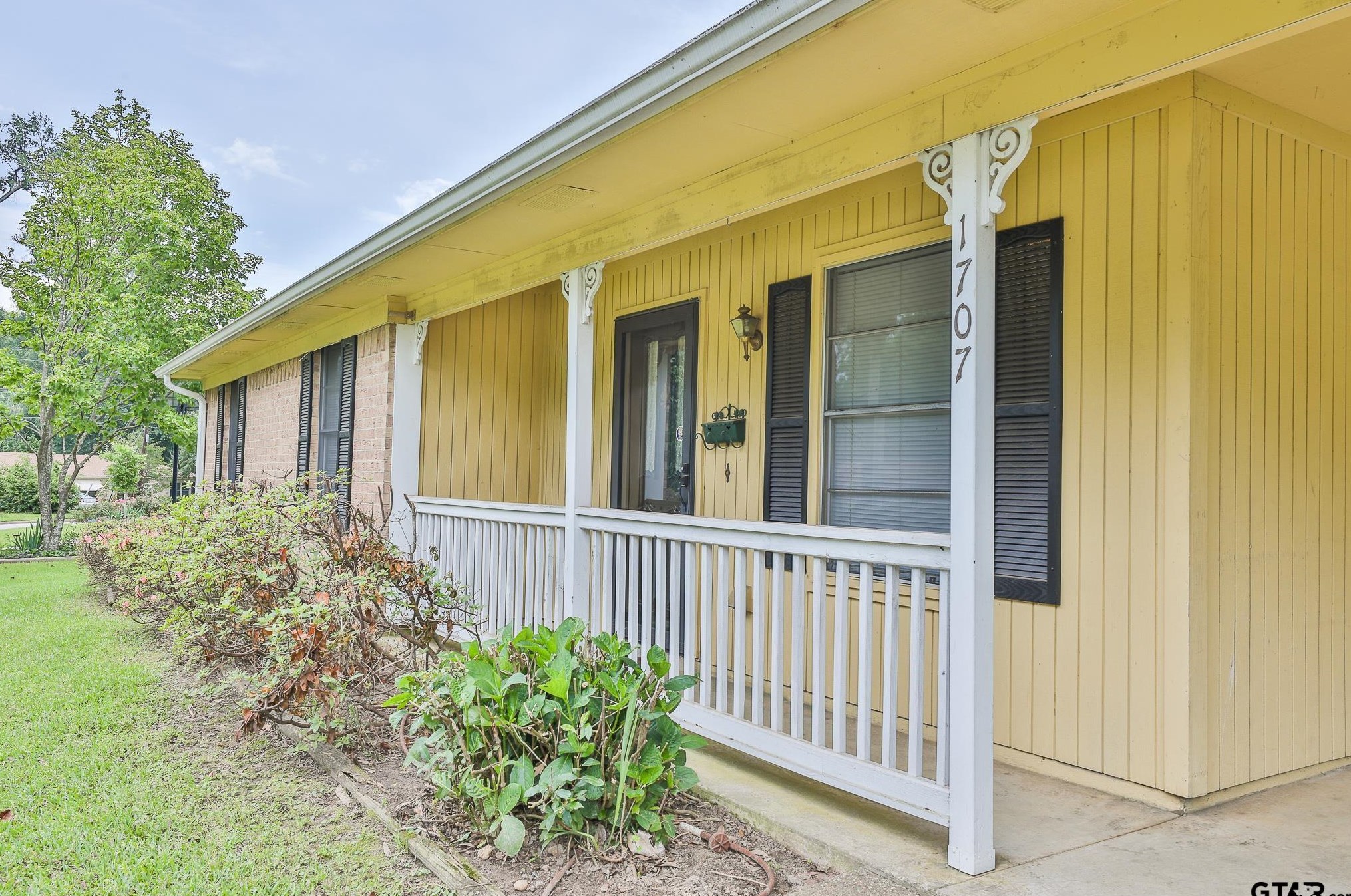 1707 Sampson Dr, Tyler TX  75701-4940 exterior