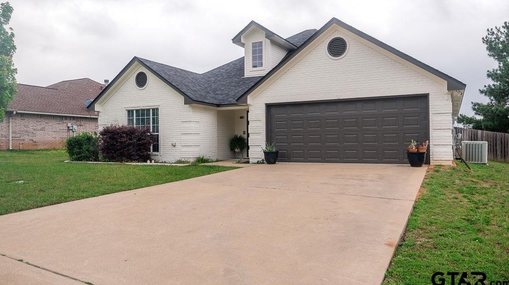 8424 Stonebridge Way, Tyler, TX 75703