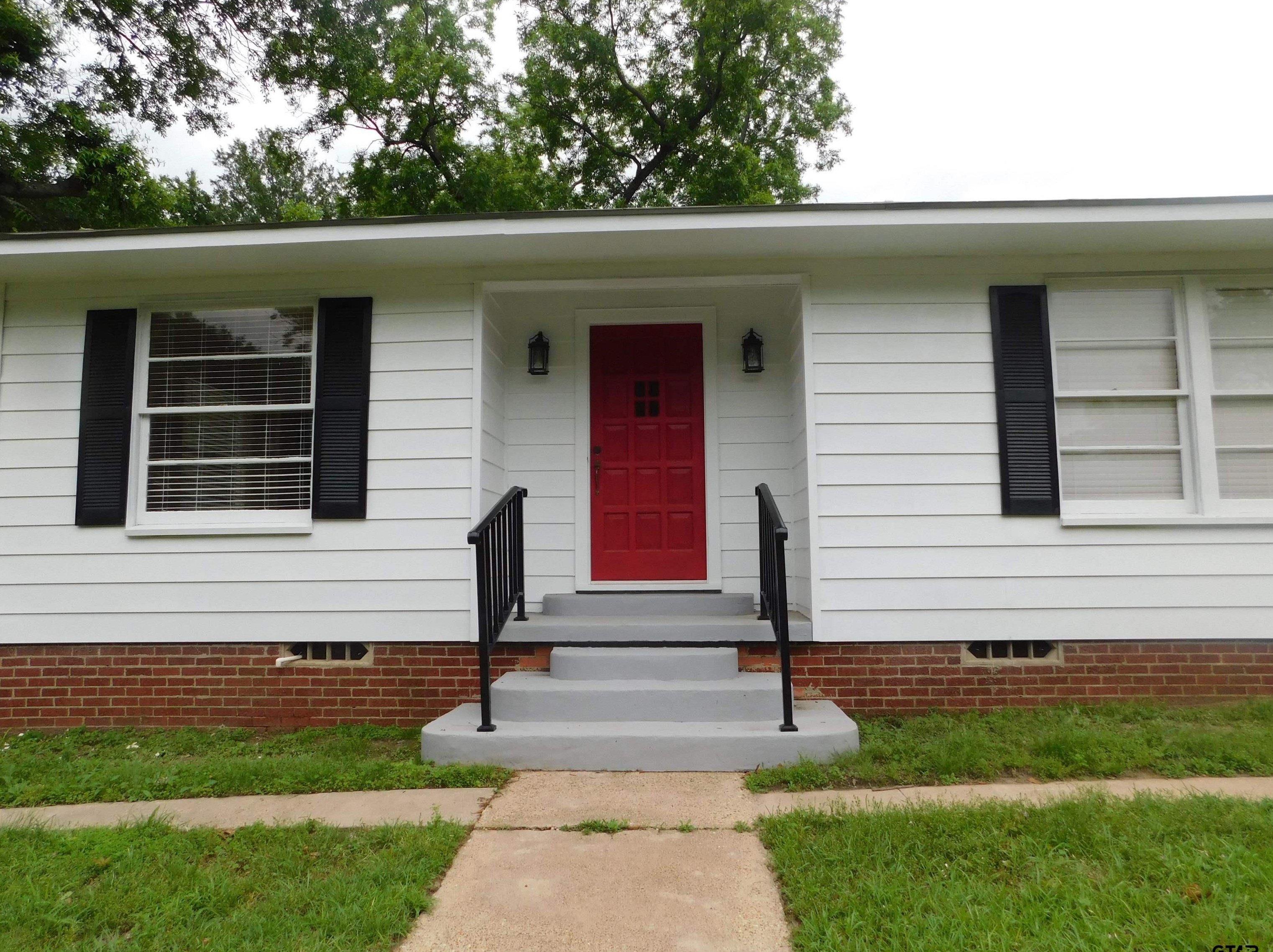 316 N Newsom St, West Mineola, TX 75773
