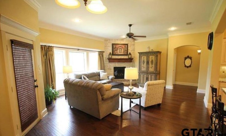 11200 Fox Trl, Flint, TX 75762