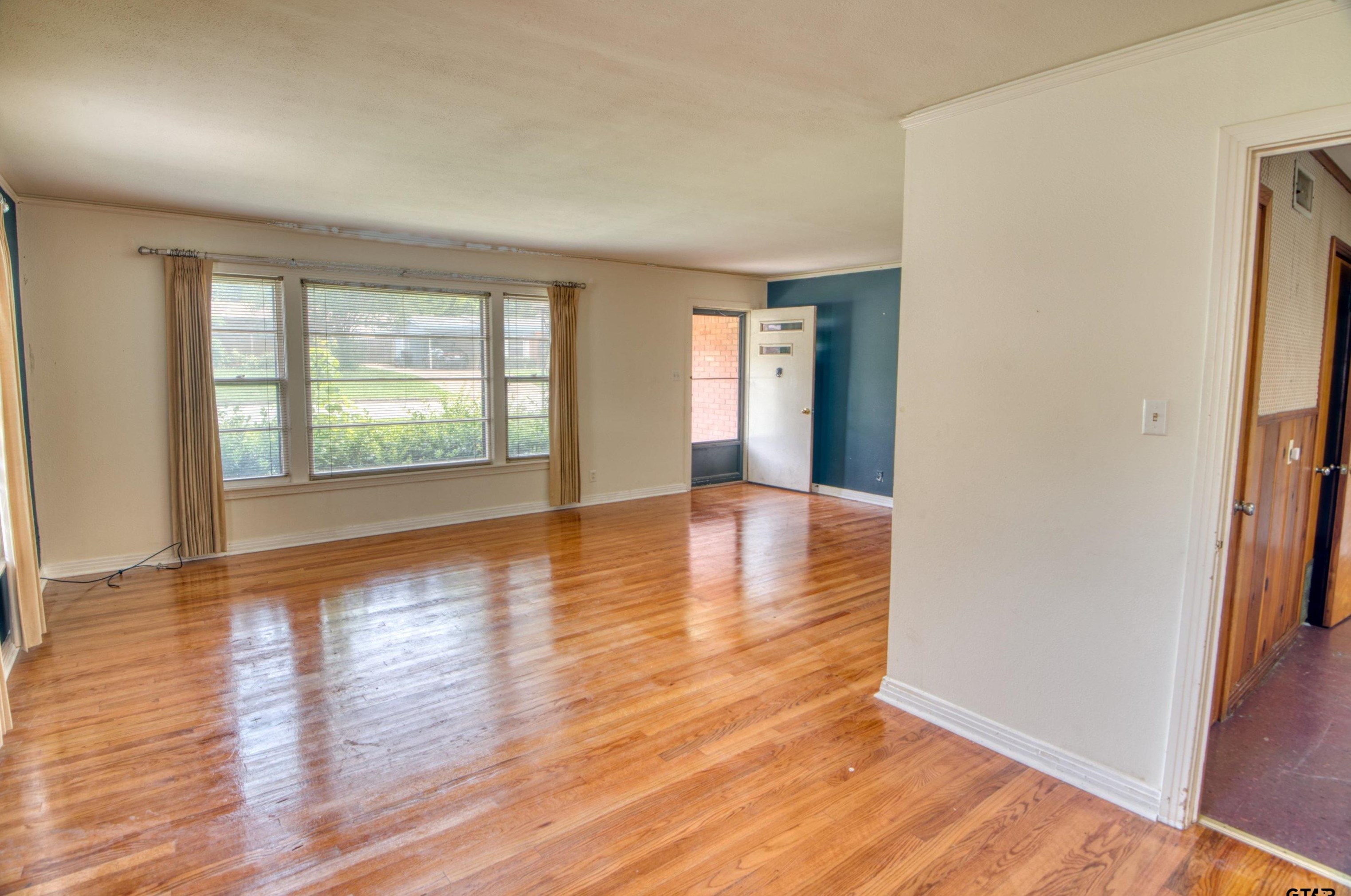 2305 Idlewood Dr, Tyler, TX 75701-5907