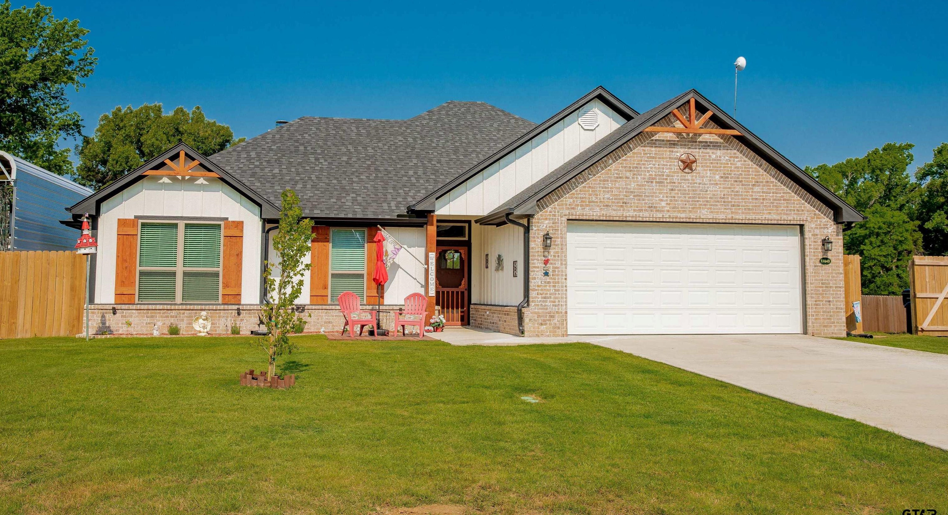 17843 County Rd 498, Hide A Way, TX 75771