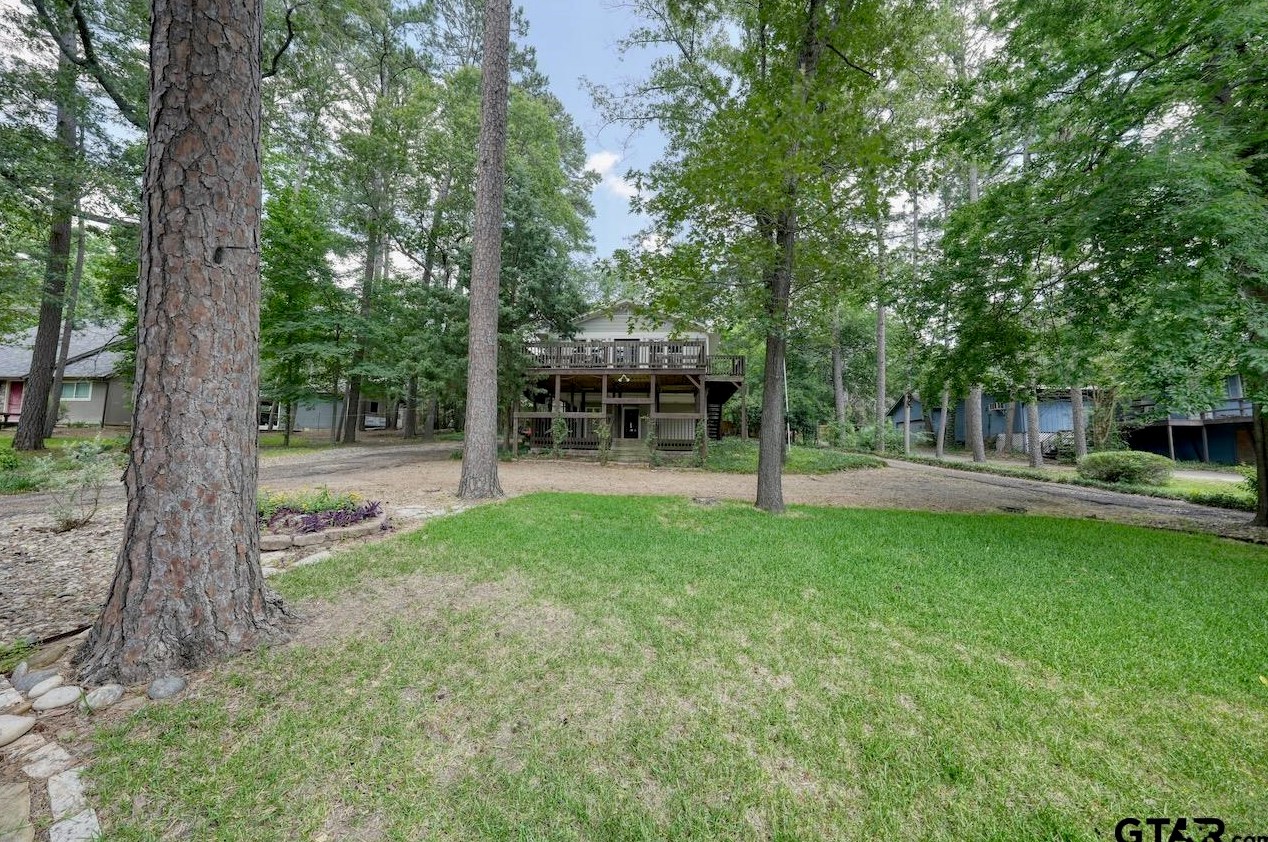 1409 Lakeshore Dr, Hide A Way, TX 75771