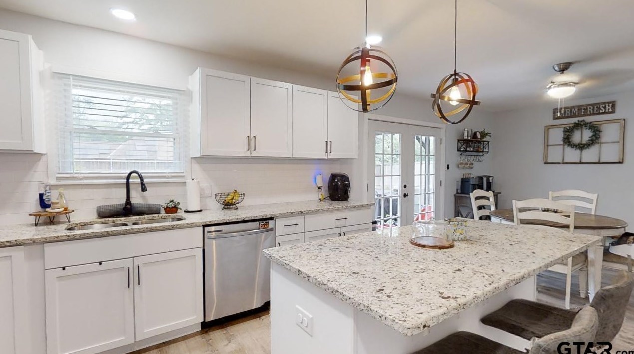 2714 Anita Ln, Tyler TX 75701-7413 exterior