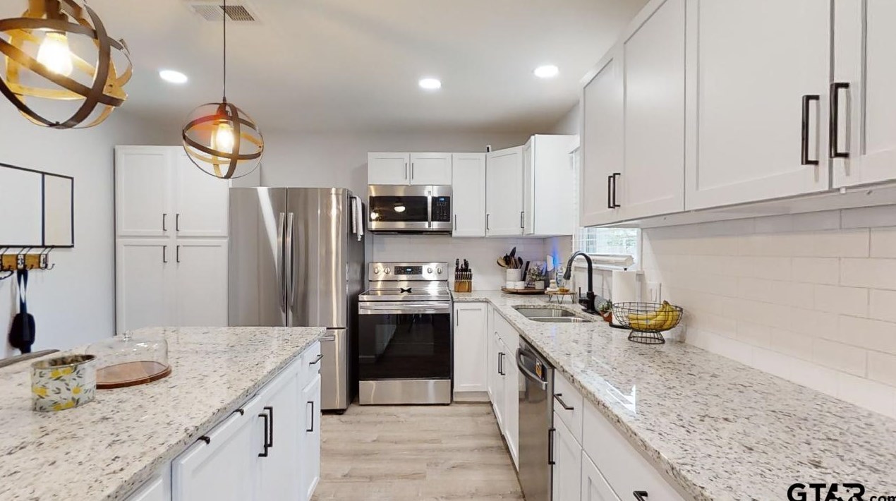 2714 Anita Ln, Tyler TX 75701-7413 exterior