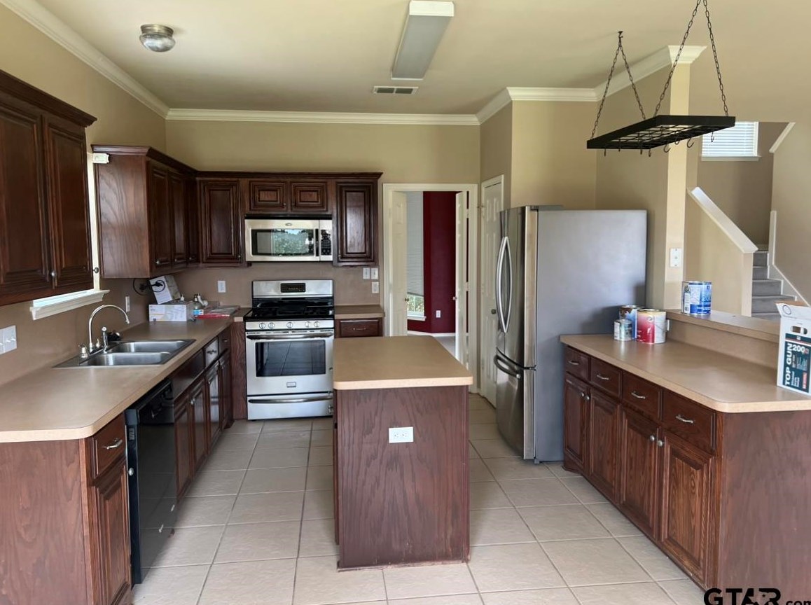 7332 Manassas Ln, Tyler, TX 75703