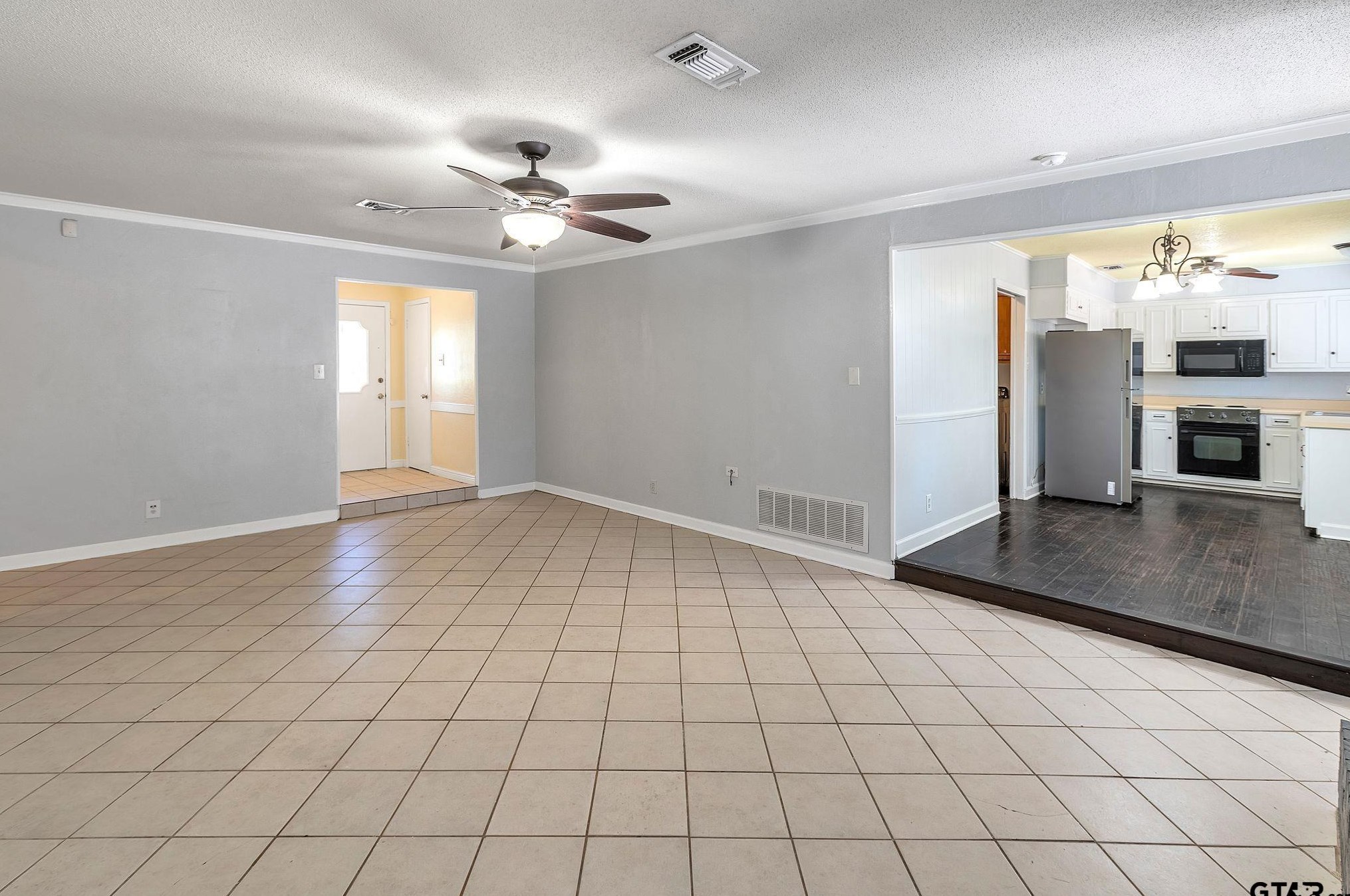 2135 Sycamore St, Paris, TX 75460-7797