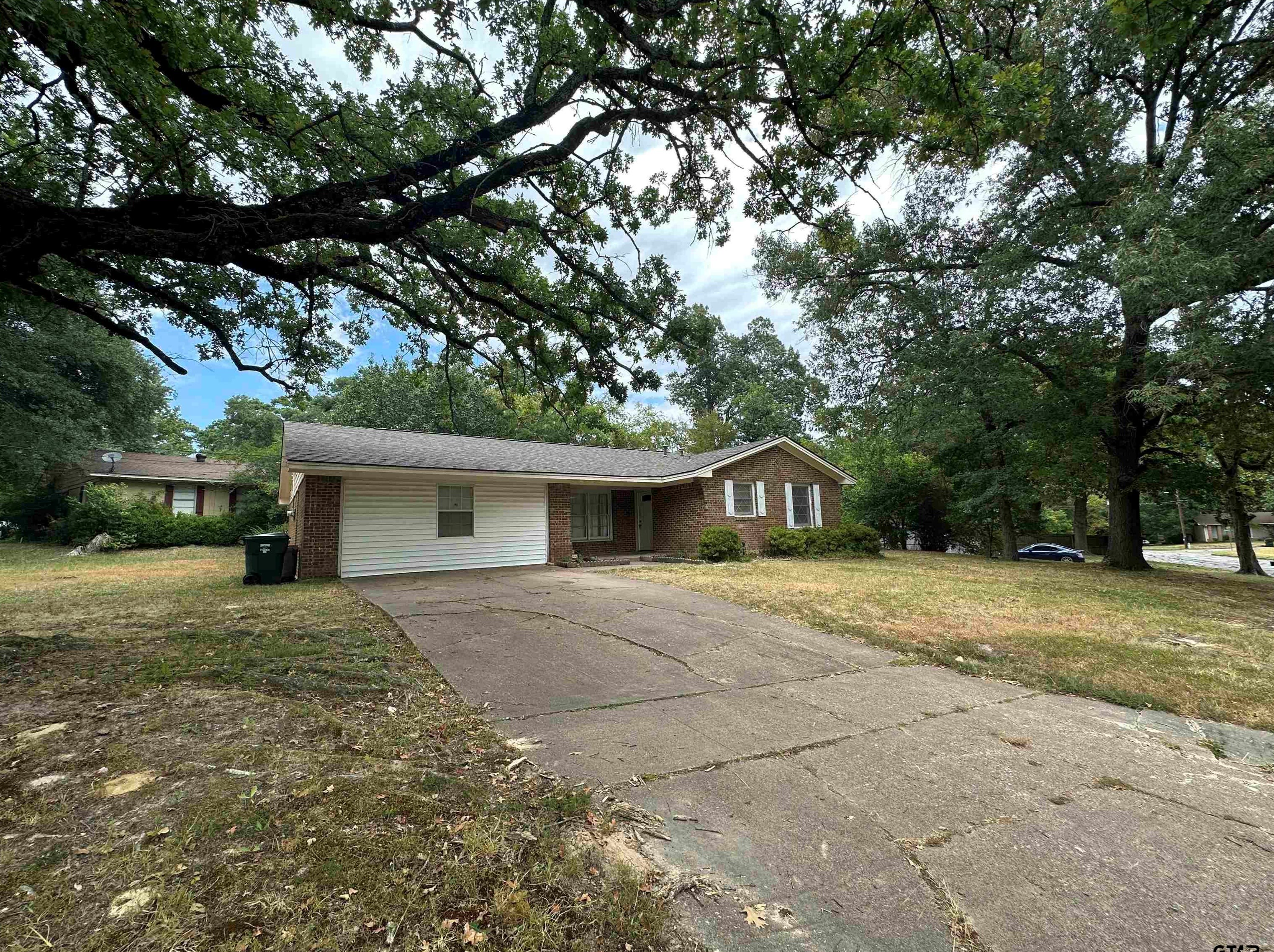 2838 Emily Ln, Tyler, TX 75701-7421