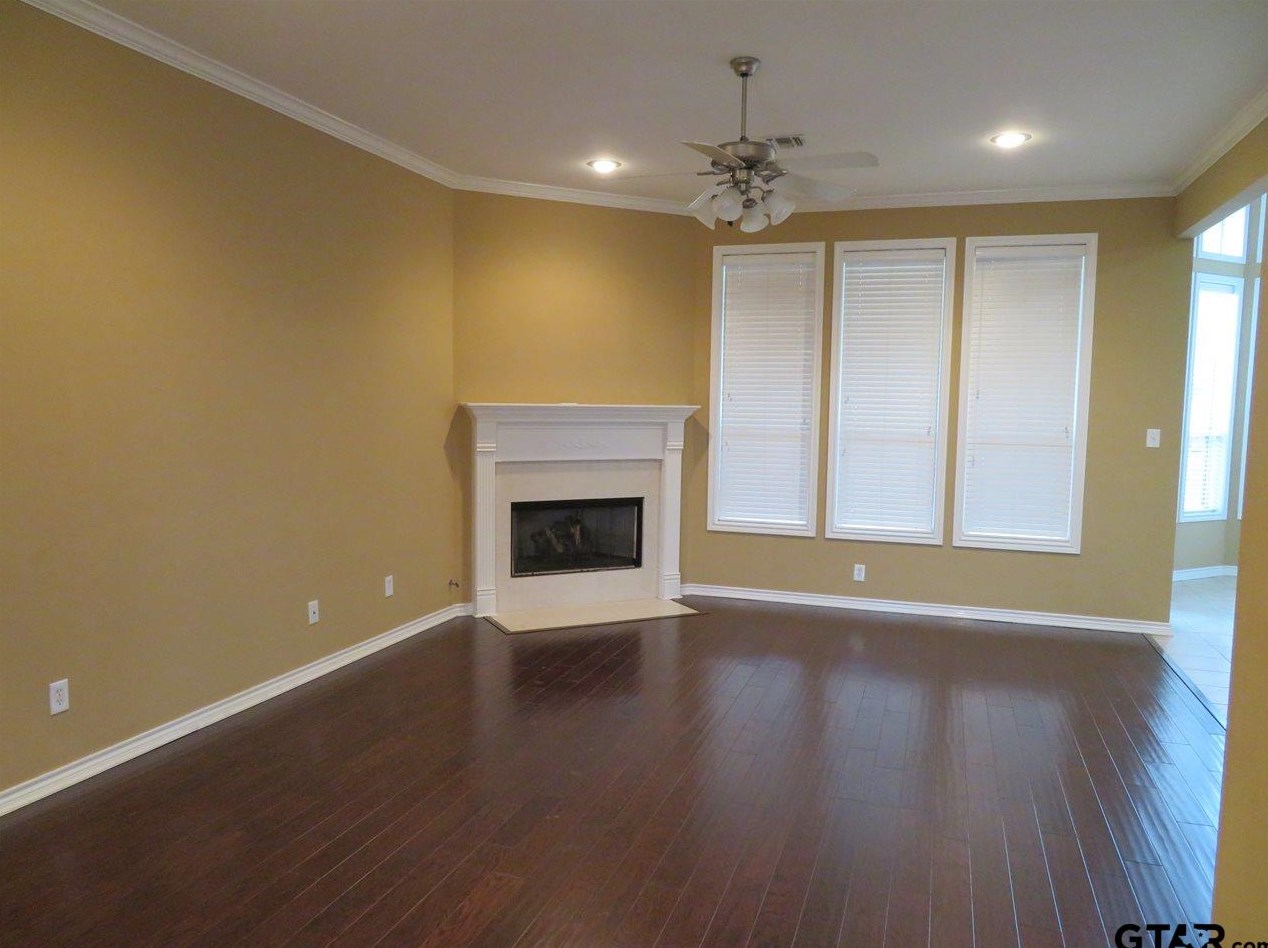 702 Heritage Cir, Tyler TX  75703-5157 exterior