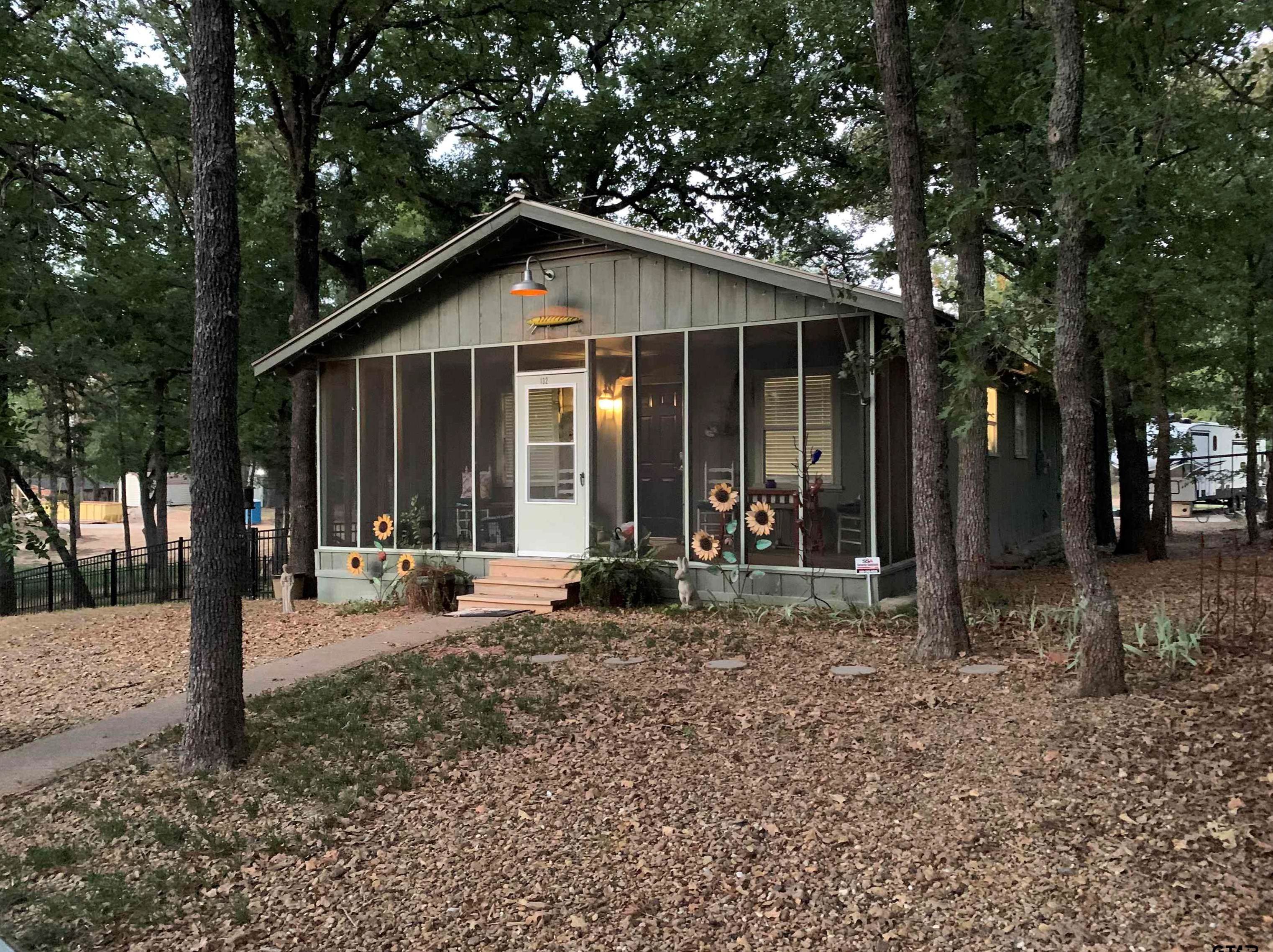 132 Mamie Dr, Log Cabin, TX 75148
