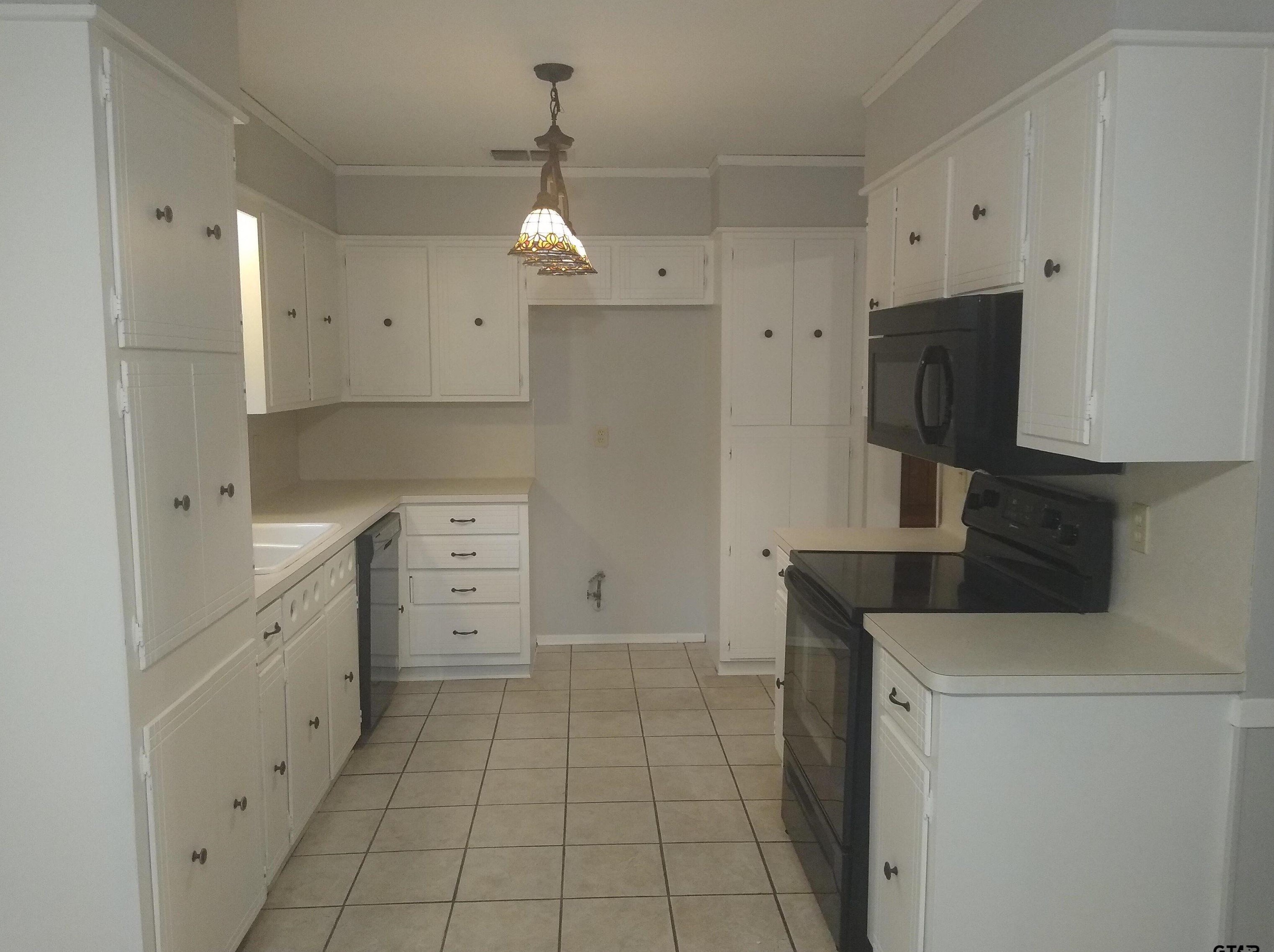 617 David Dr, Tyler, TX 75703