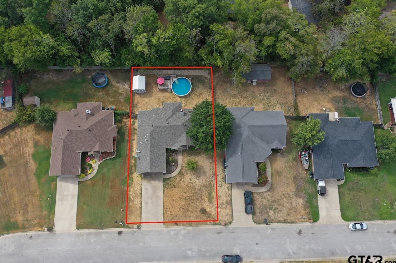 407 Husky Dr, Hide A Way, TX 75771-3495