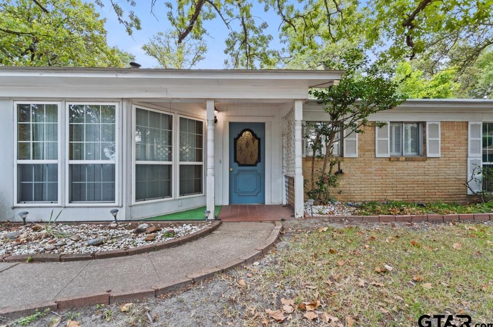 3229 Pine Haven Rd, Tyler, TX 75702-1055
