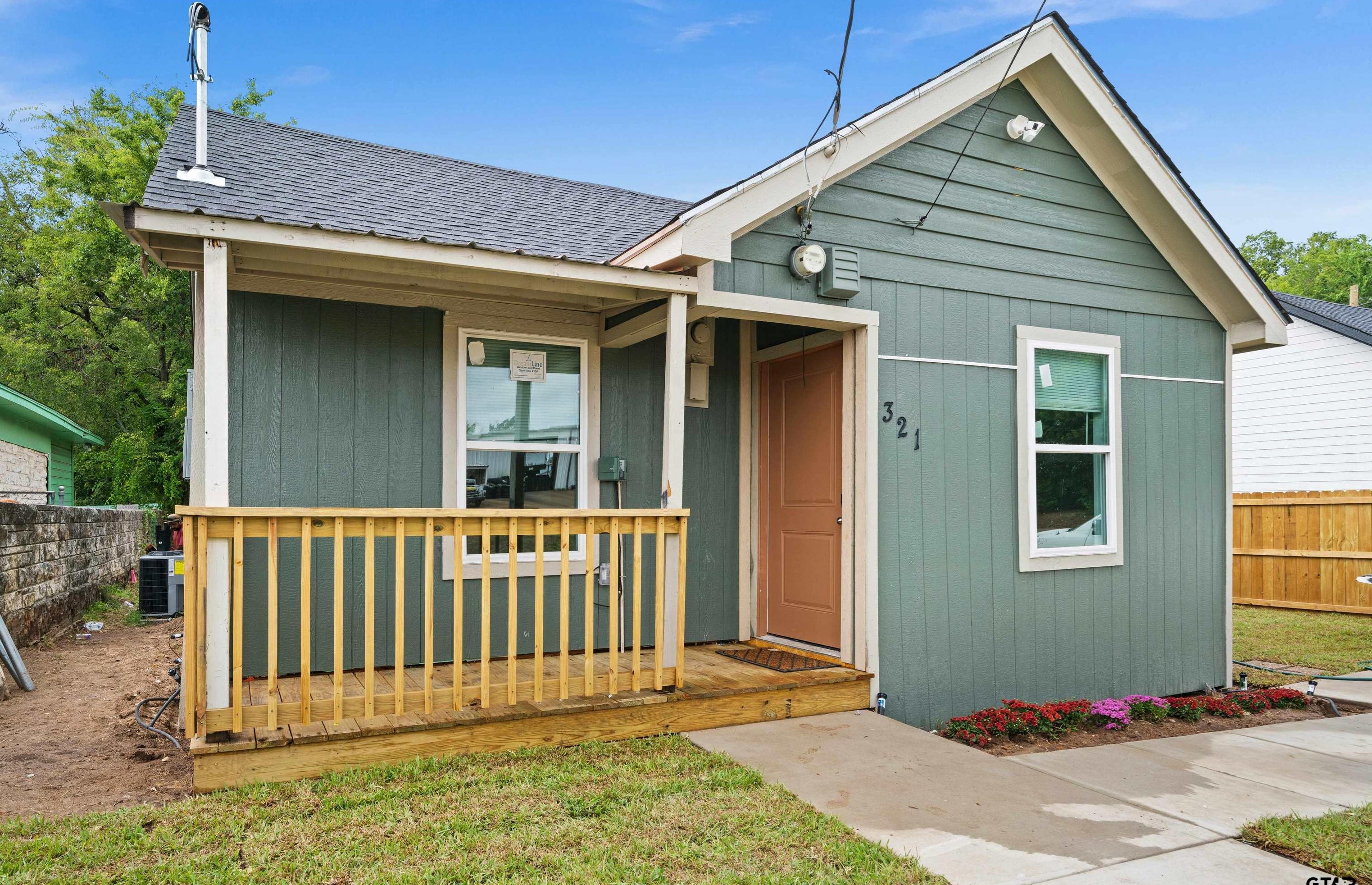 321 Herndon Ave, Tyler, TX 75702-7051