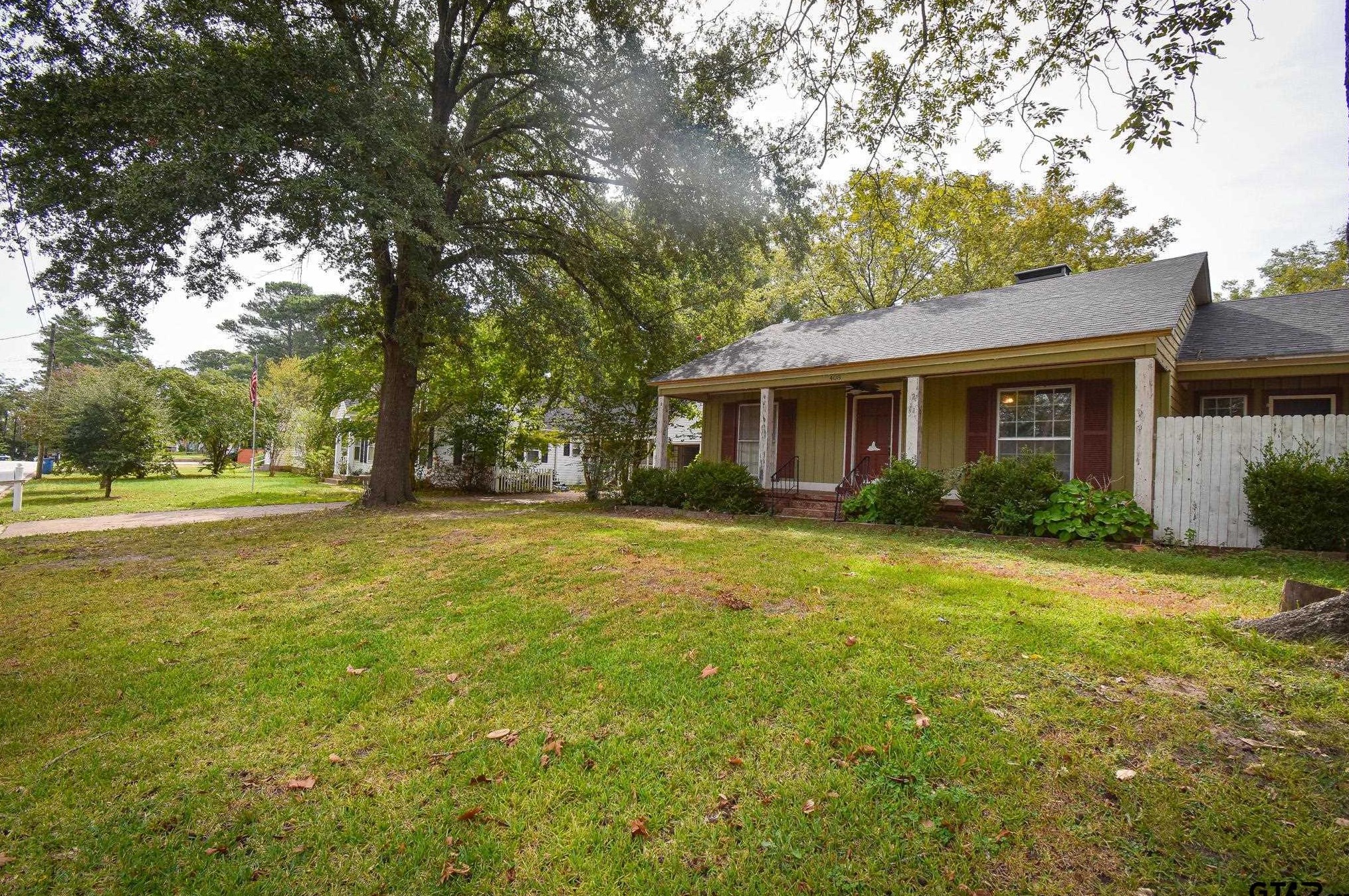 408 Woodlawn St, Henderson, TX 75652-6042