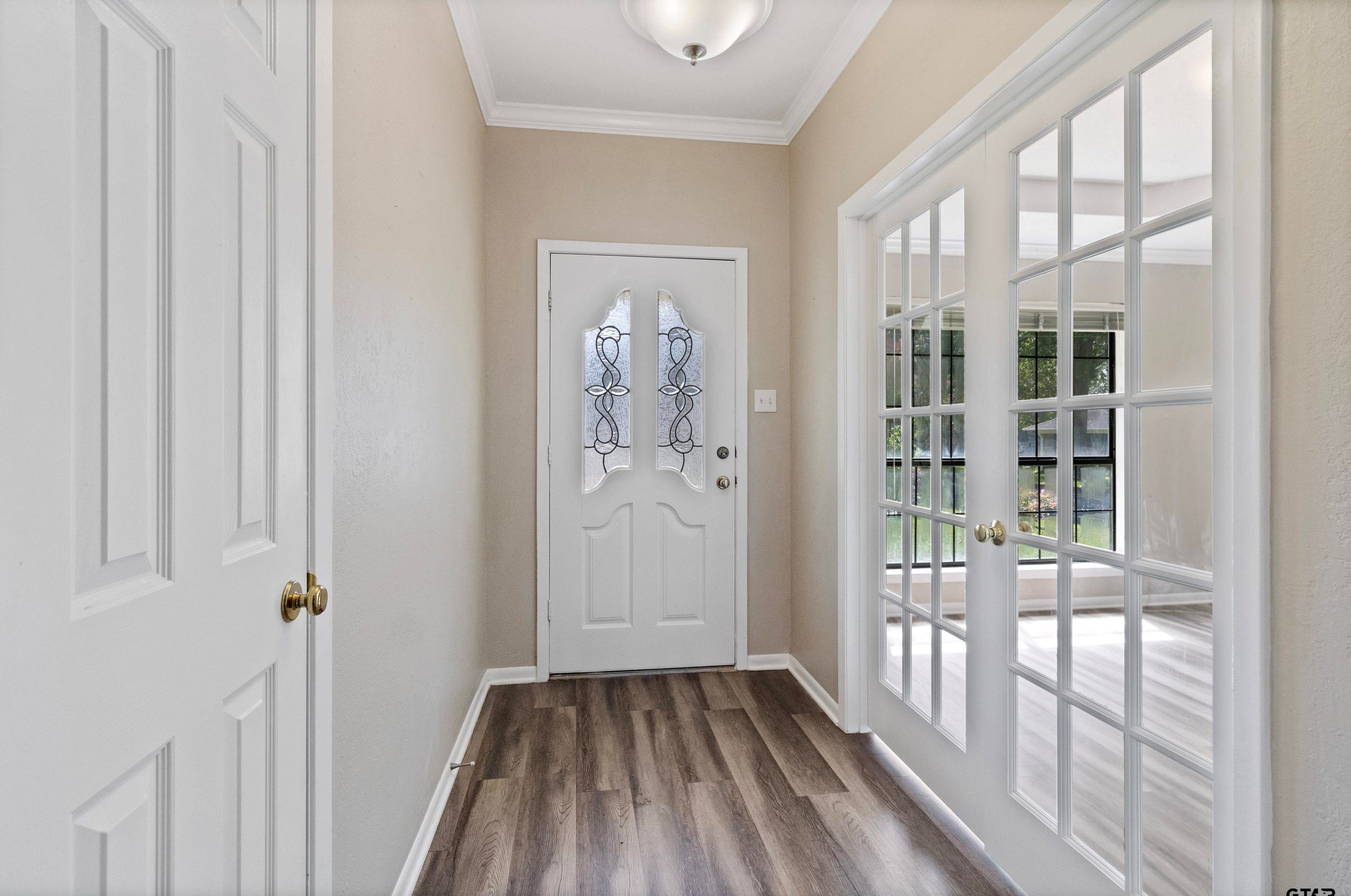 709 Becky Dr, Tyler TX  75703-3693 exterior