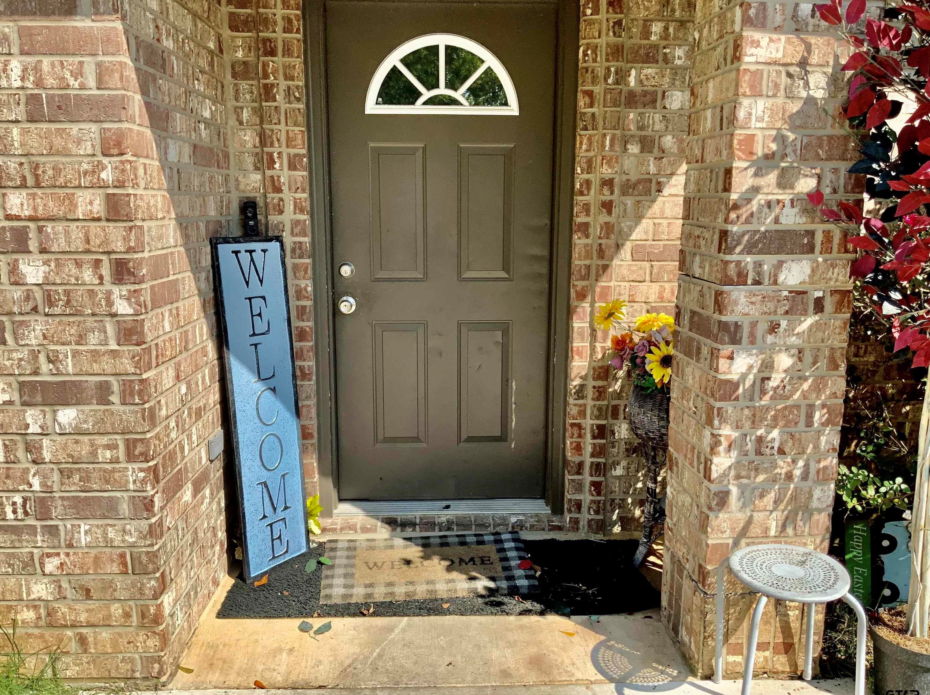 2043 Moore Ave, Tyler, TX 75702-3165