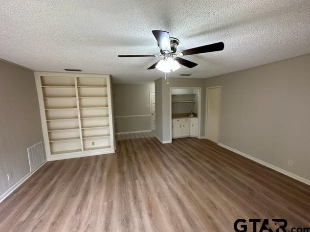 404 Top Hill Dr, Tyler TX  75703-3677 exterior