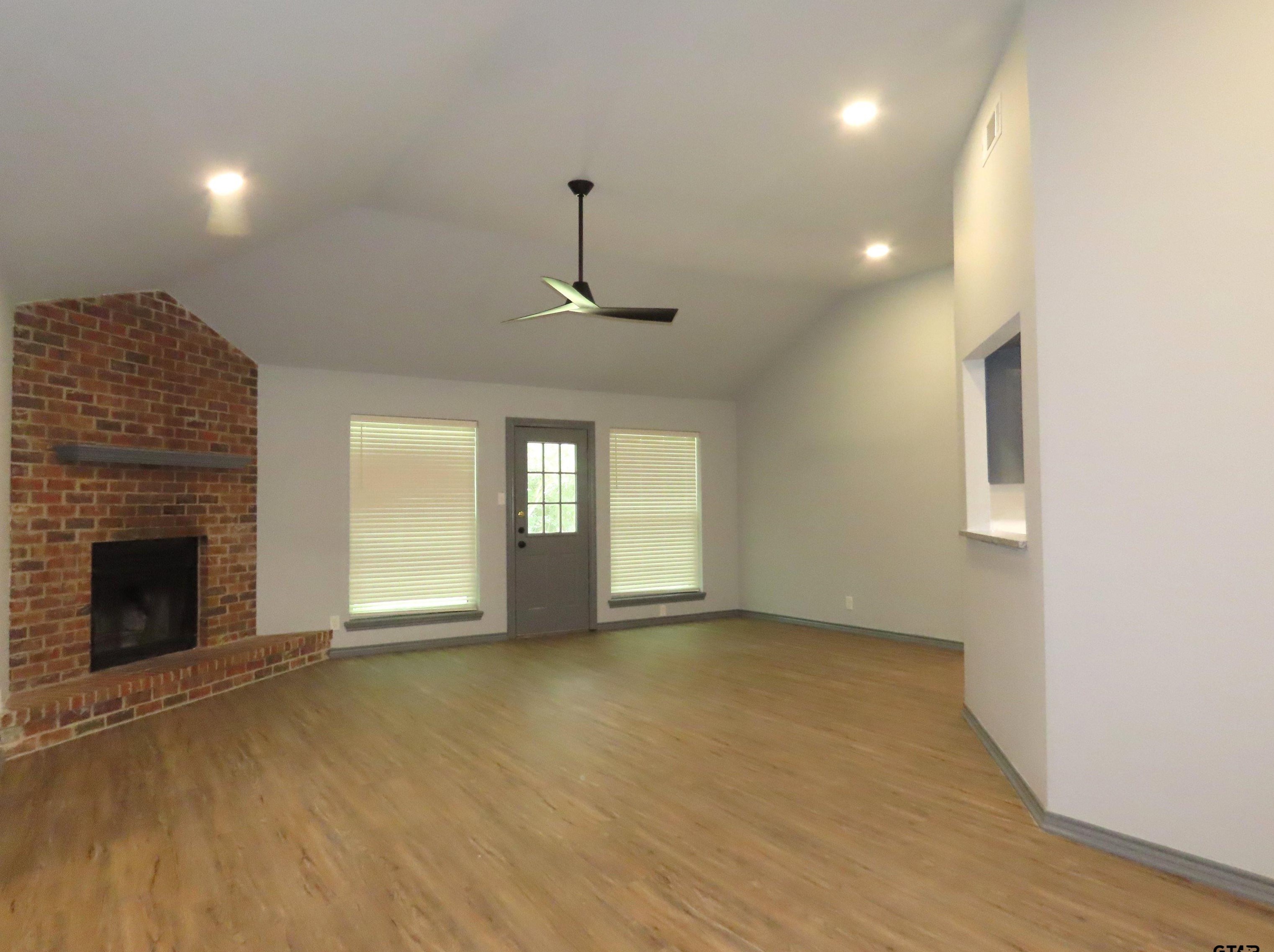 1009 Corey Dr, Whitehouse, TX 75791