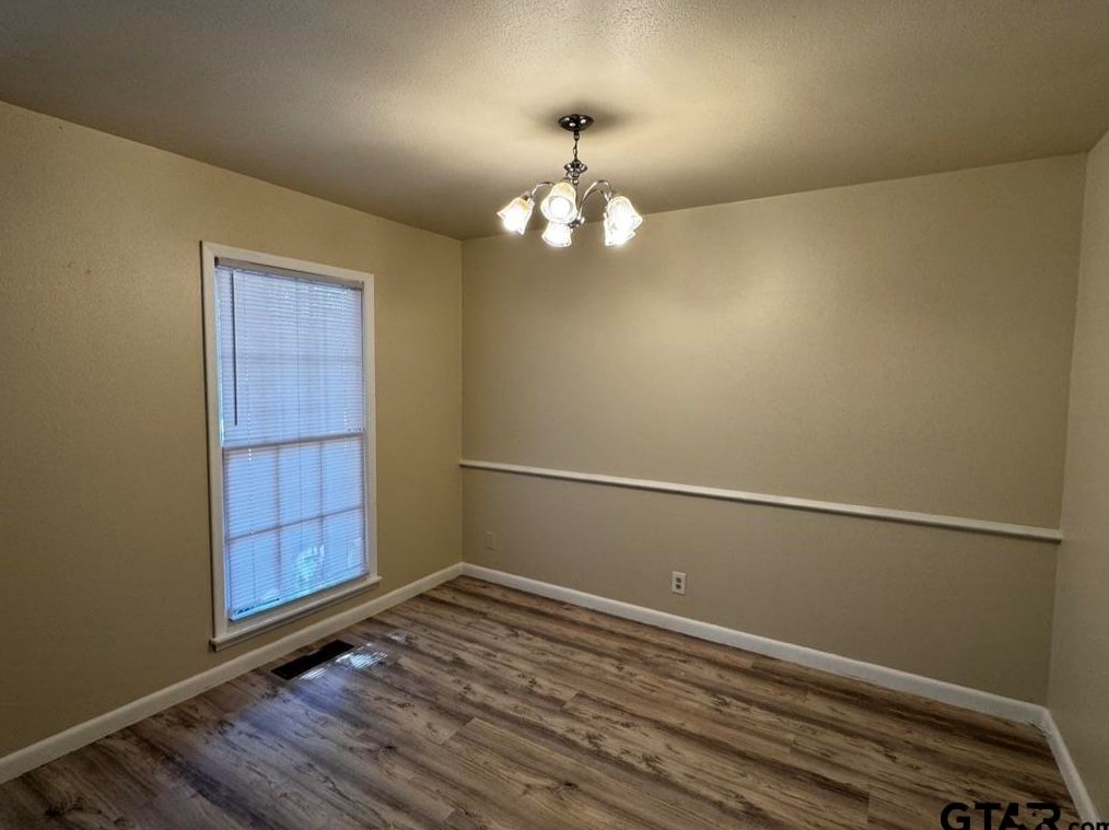 1426 Santa Rosa Dr, Tyler TX  75701-8142 exterior