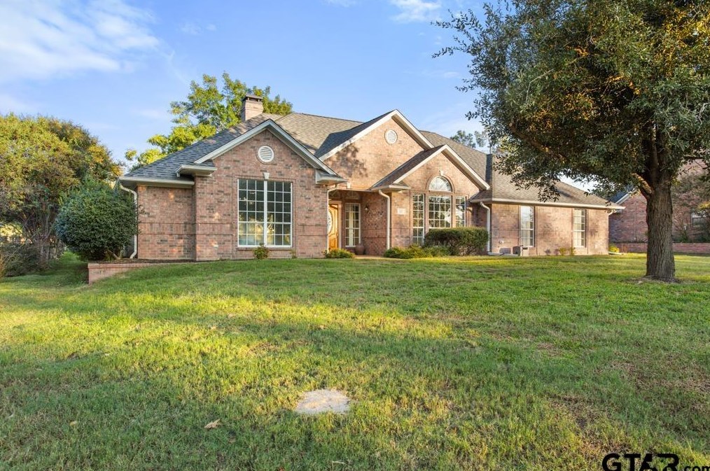 137 Clubview Dr, Hide A Way, TX 75771