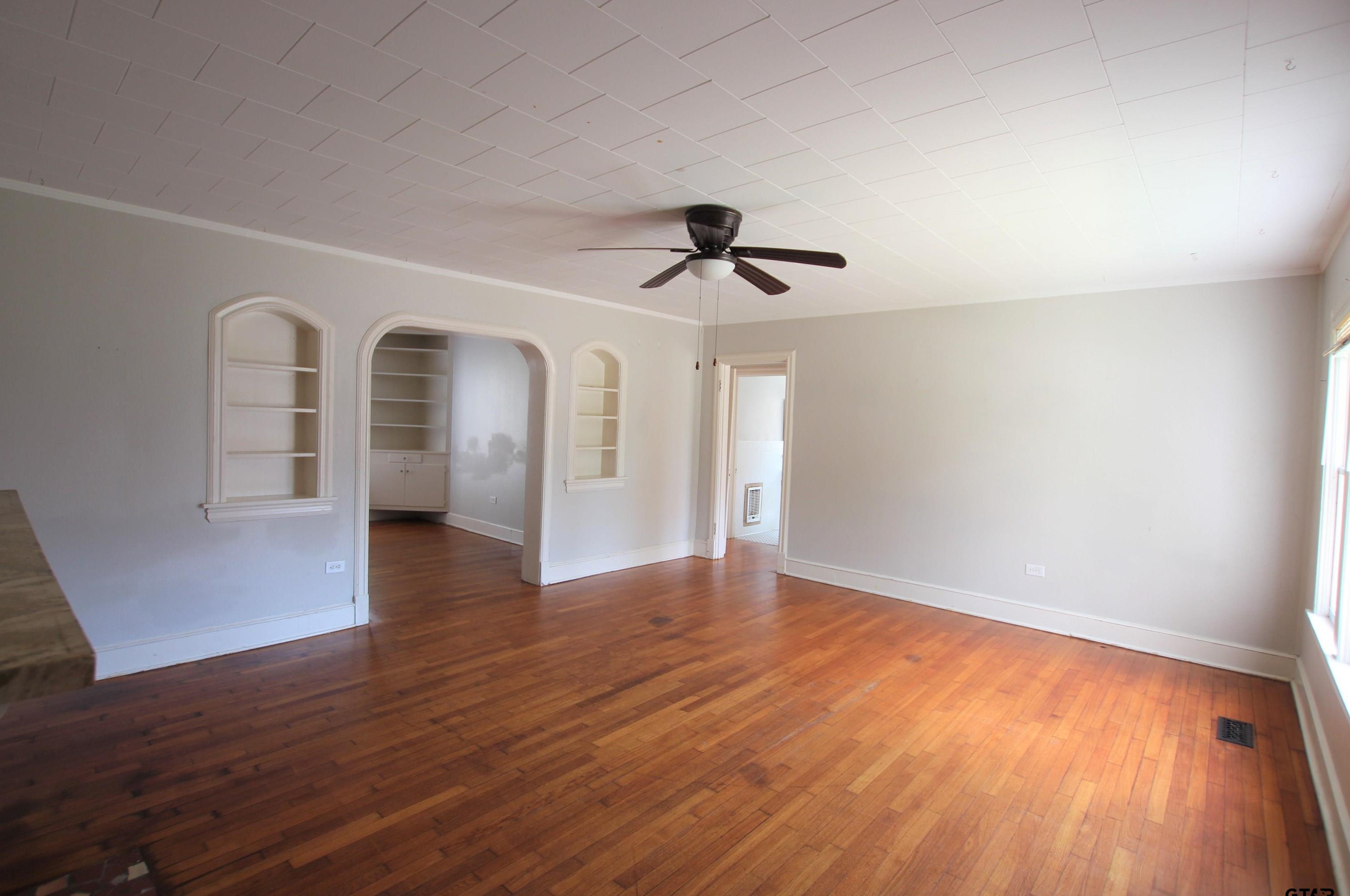 130 Rowland Pl, Tyler, TX 75701-1701