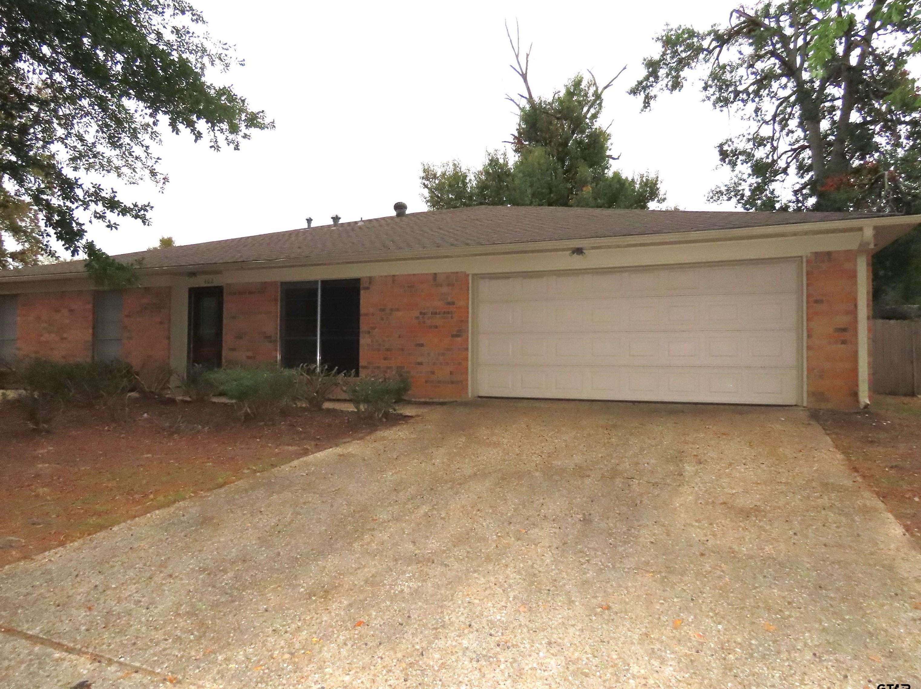 402 Muller Garden Rd, Tyler, TX 75703