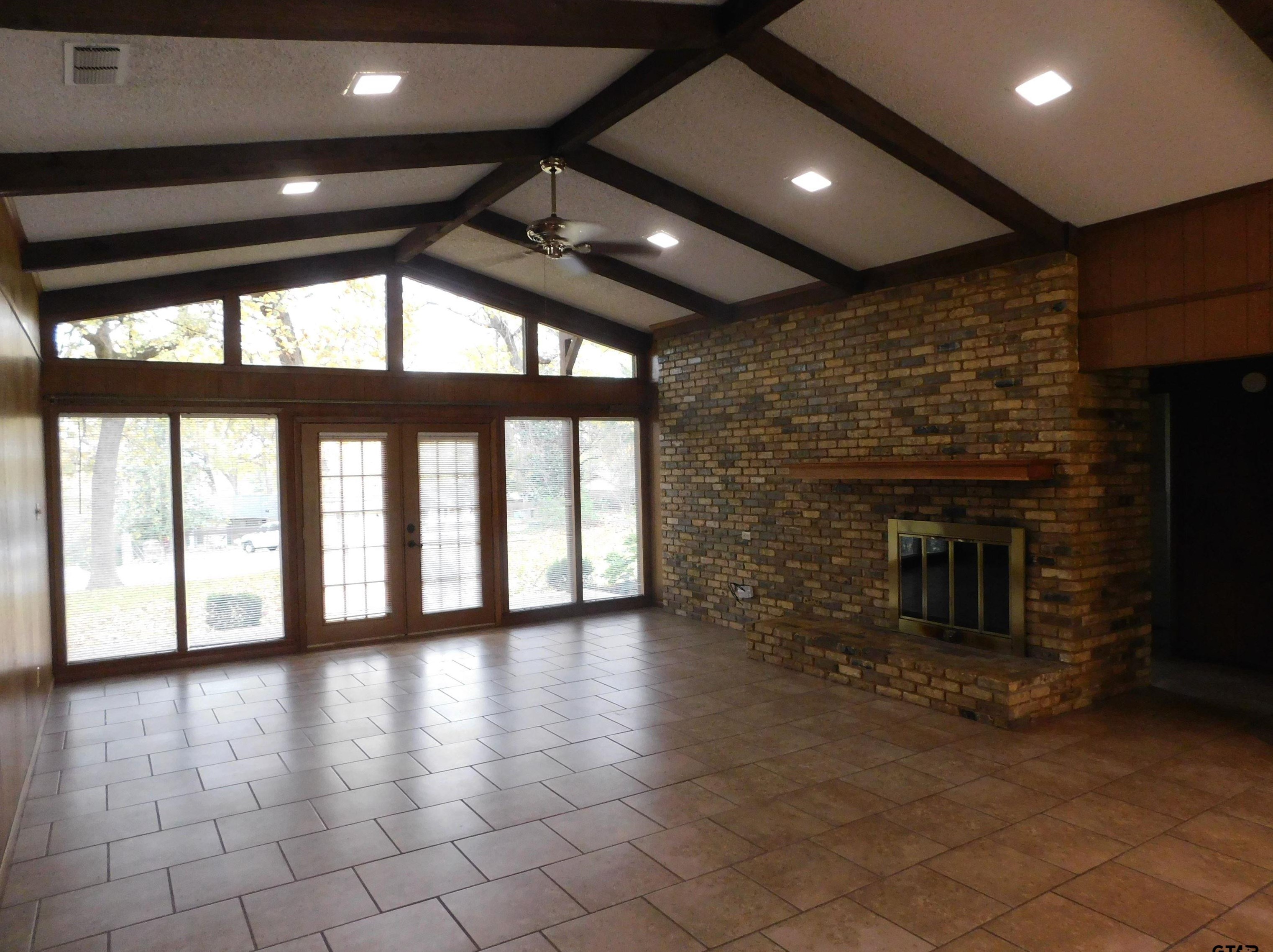 302 Rosewood Dr, Hide A Way TX  75771-5238 exterior
