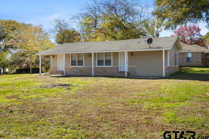 511 N Elm St, Fincastle, TX 75763