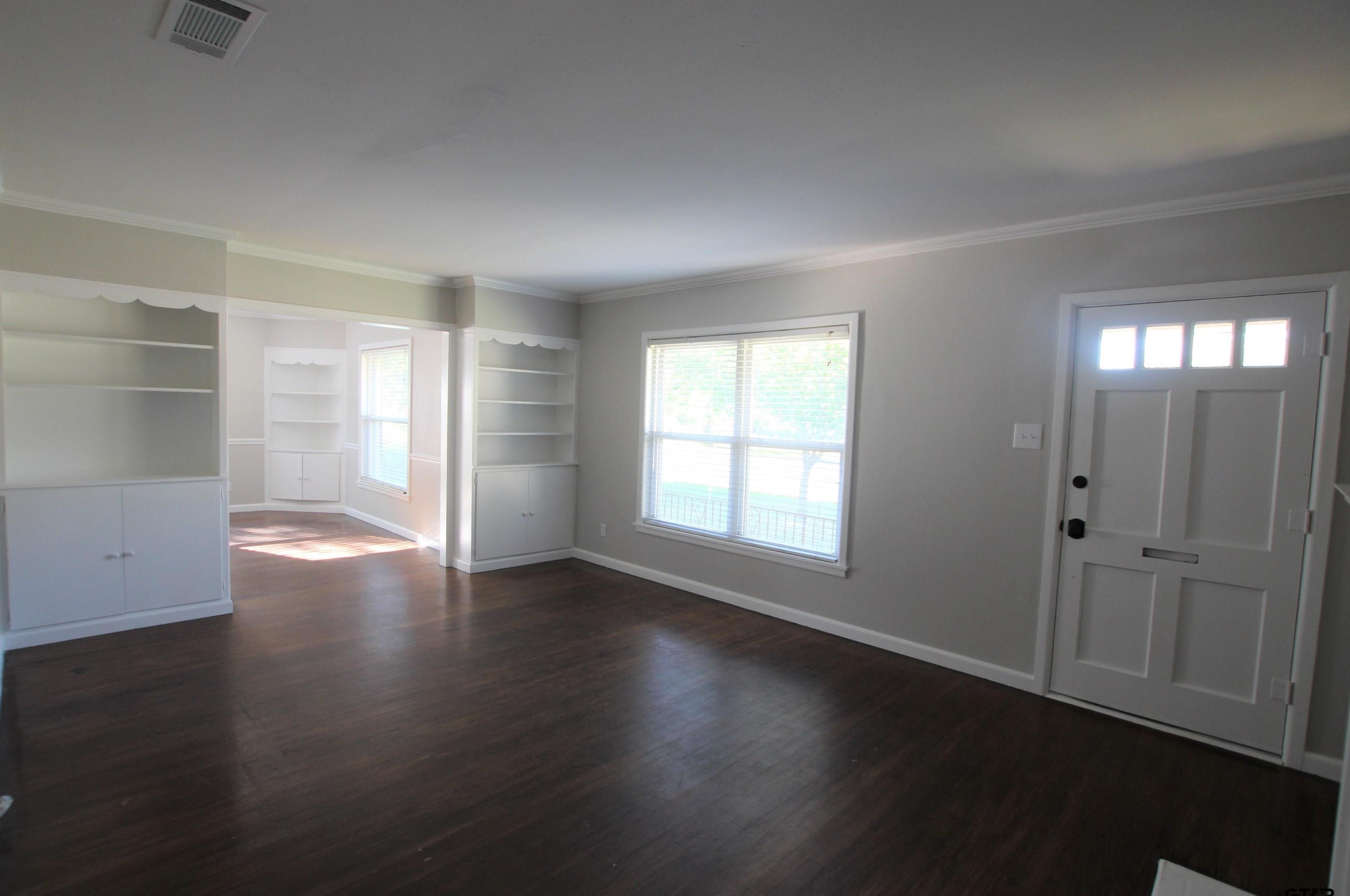 1323 Sunset Dr, Tyler, TX 75701