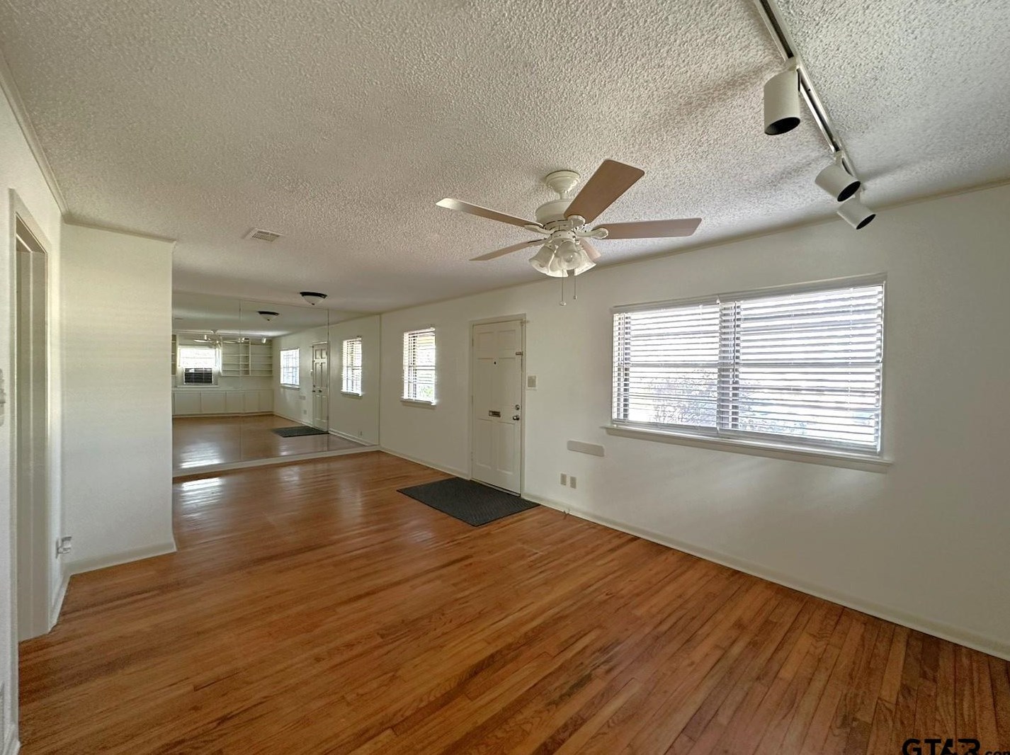 2909 Meadowlark Ln, Tyler TX  75701-6041 exterior