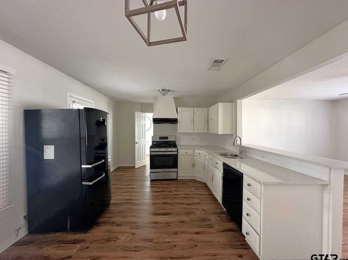 911 8th St, Tyler TX  75701-4406 exterior