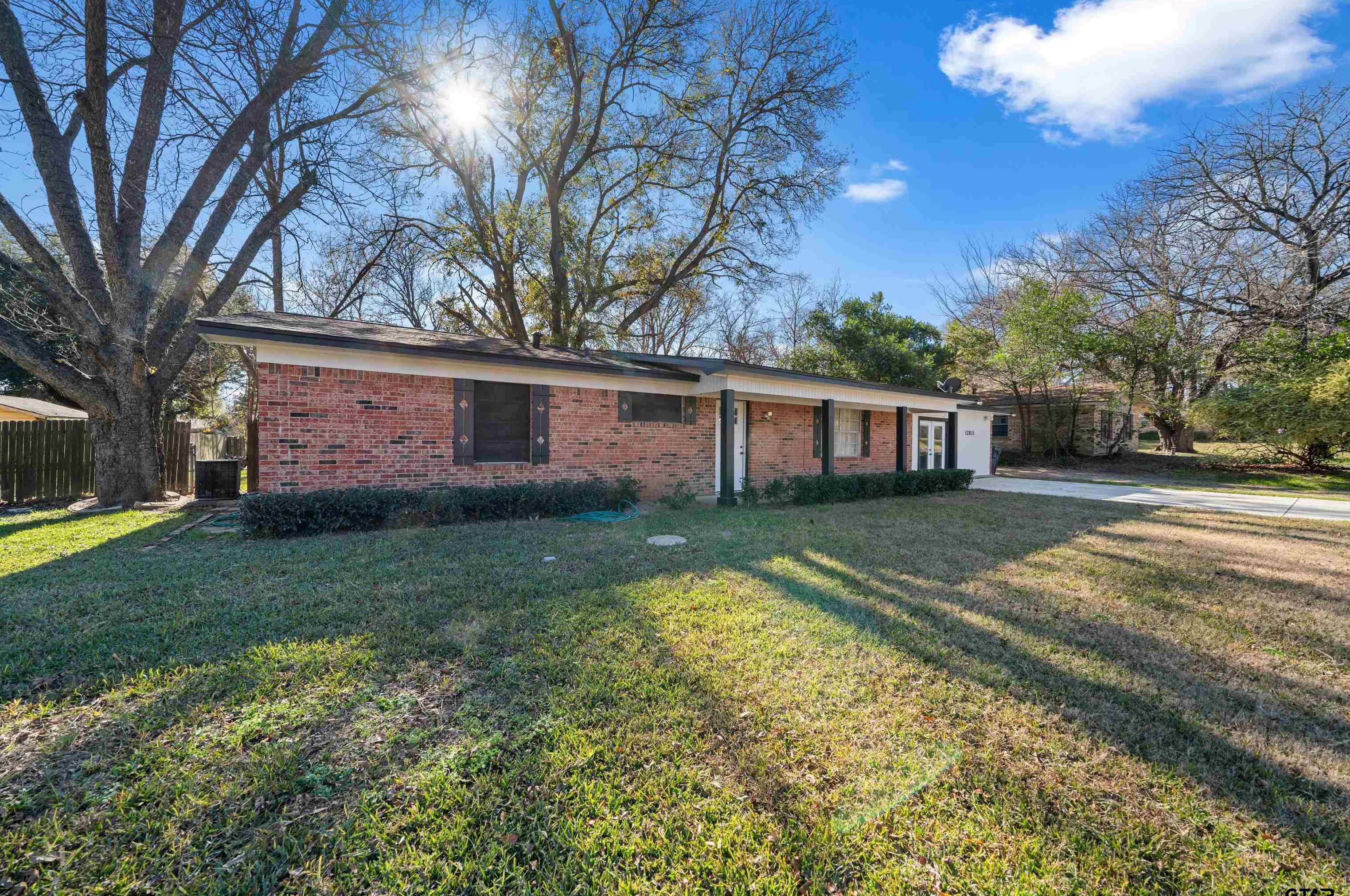 12831 Sunset Dr, Tyler, TX 75704-7841