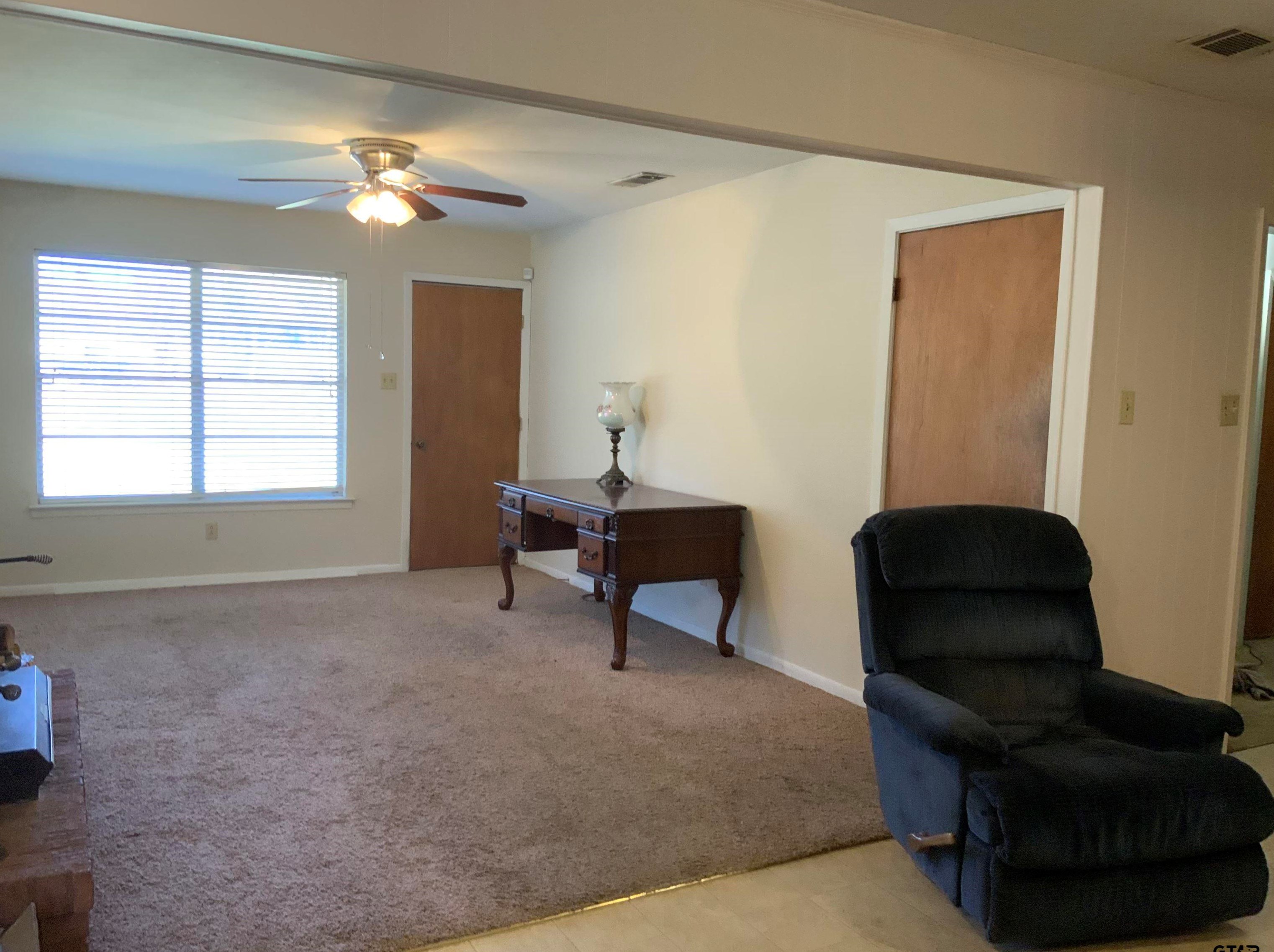 852 Hoyt Rd, Tyler, TX 75706-7127