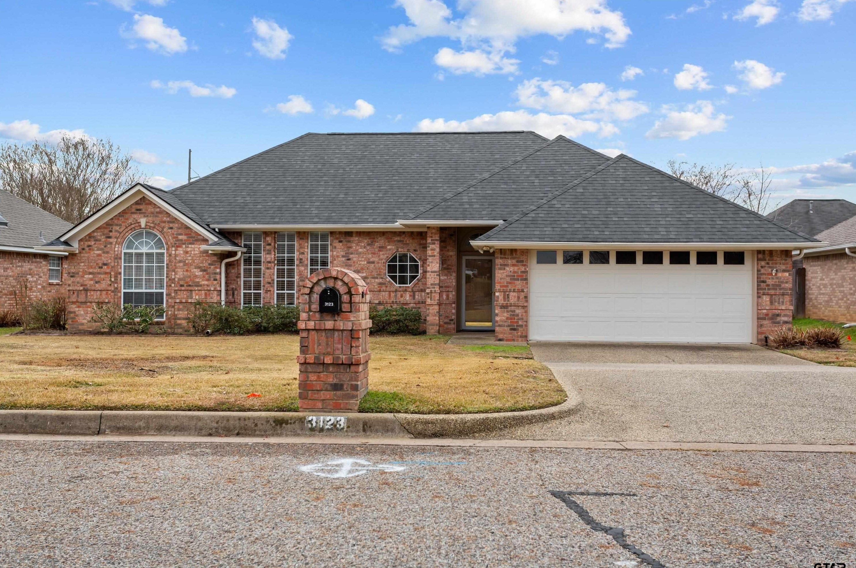 3123 Acacia Dr, Tyler, TX 75707-2007