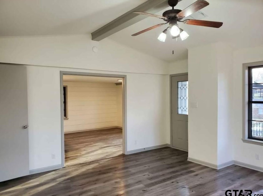 504 N Weldon St, Fincastle, TX 75763