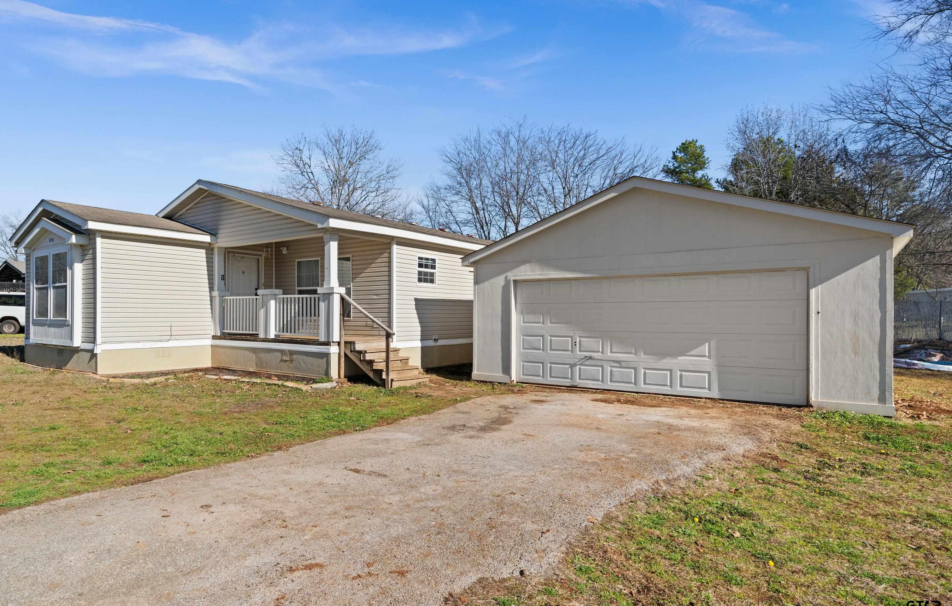10450 Peterson Rd, Tyler, TX 75708-3182