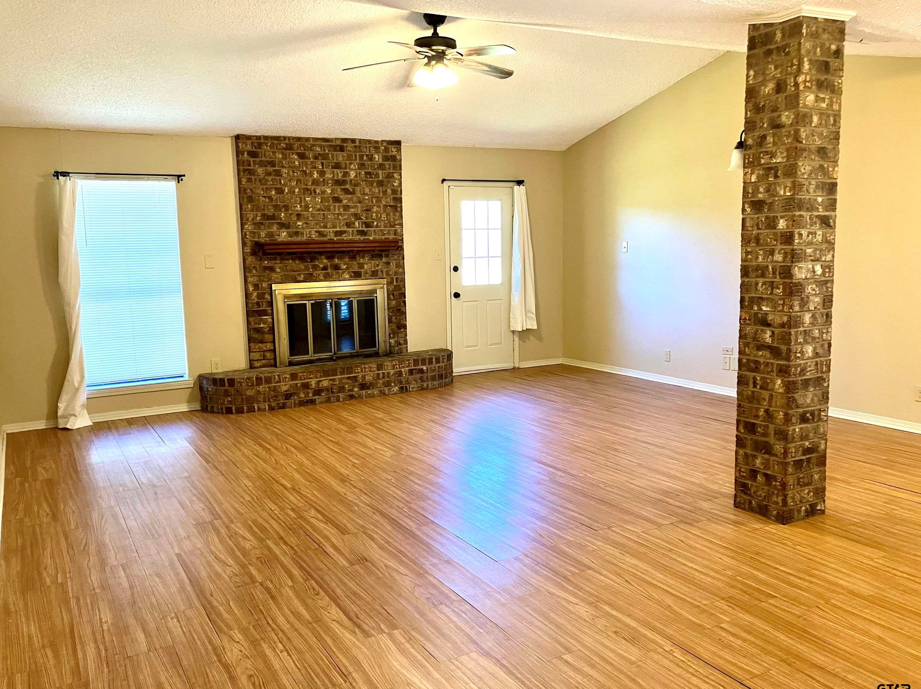 17080 Pennie Ln, Flint, TX 75762