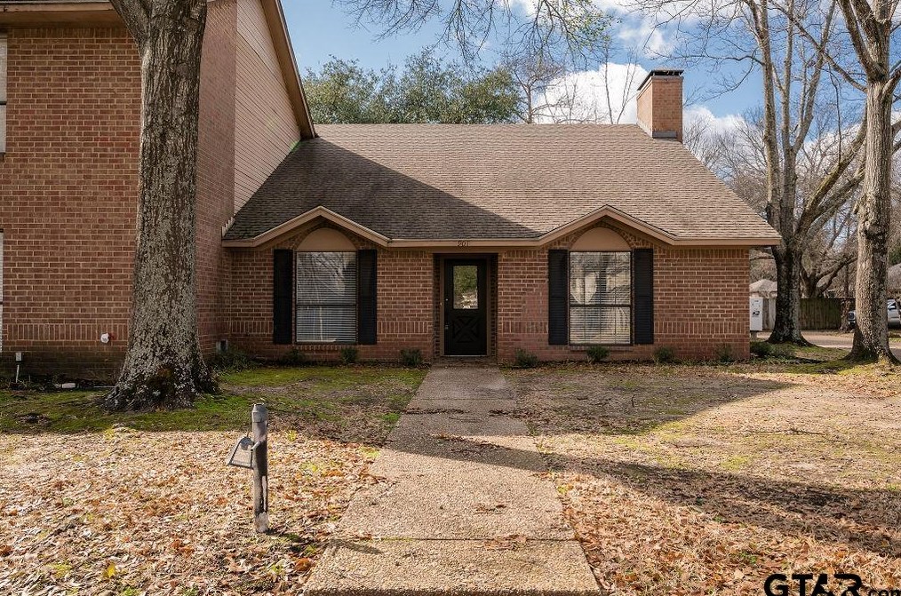 5901 Hollytree Cir, Tyler, TX 75703-5768