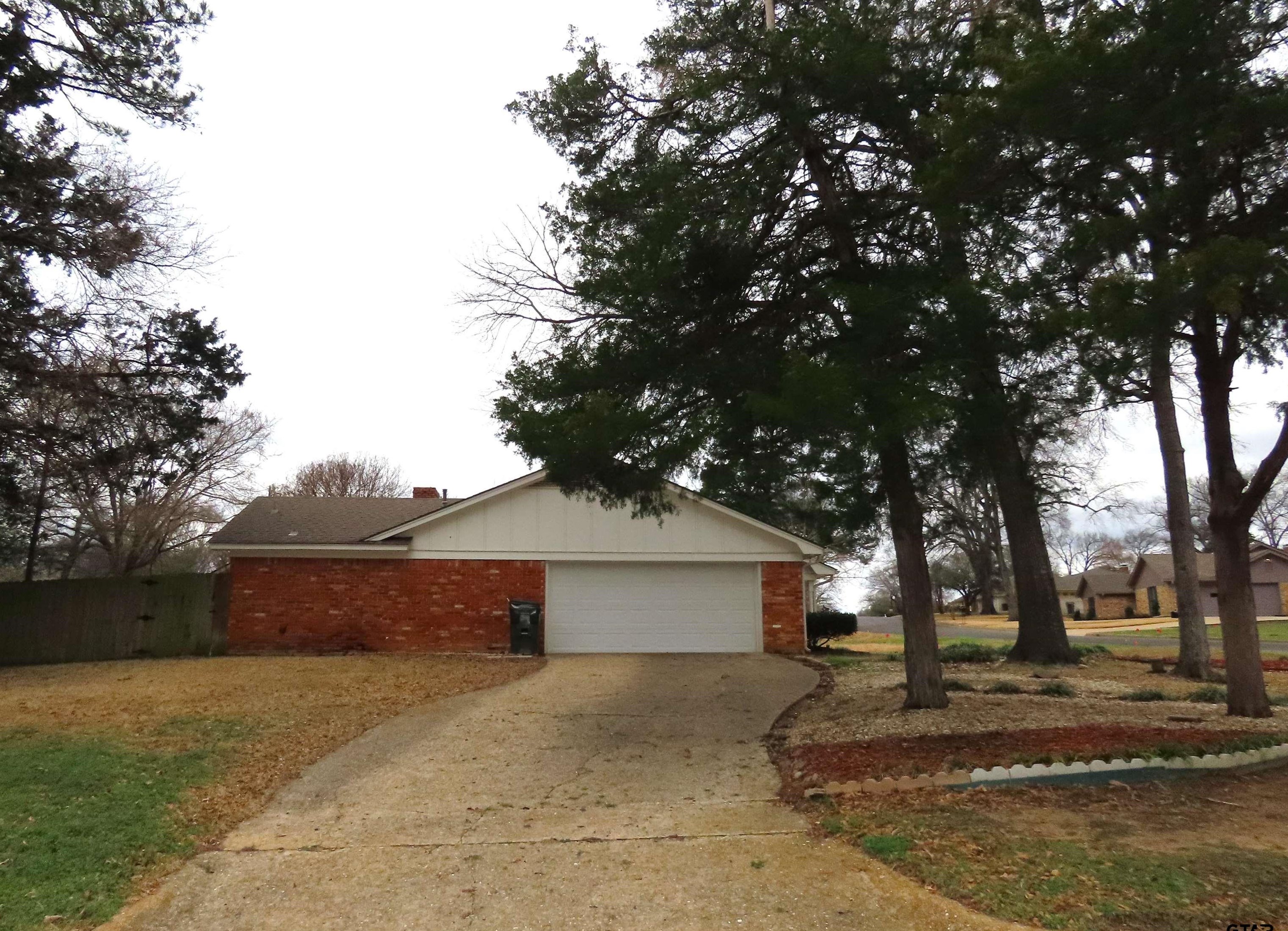 512 Top Hill Dr, Tyler TX  75703-3553 exterior