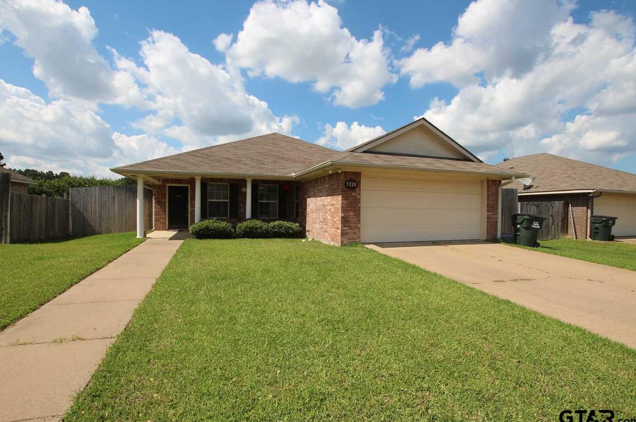5320 Meadow Ridge Dr, Flint, TX 75762