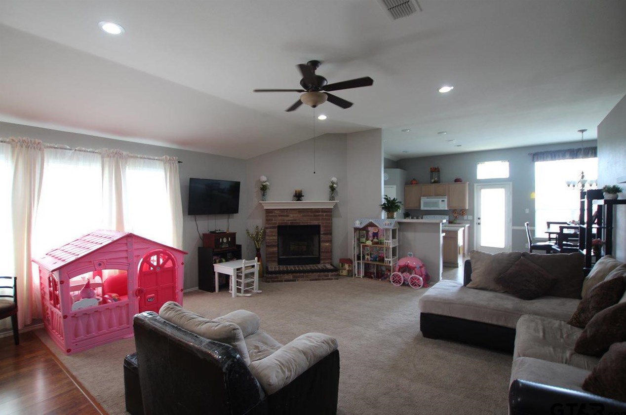 5320 Meadow Ridge Dr, Flint TX  75762-6985 exterior