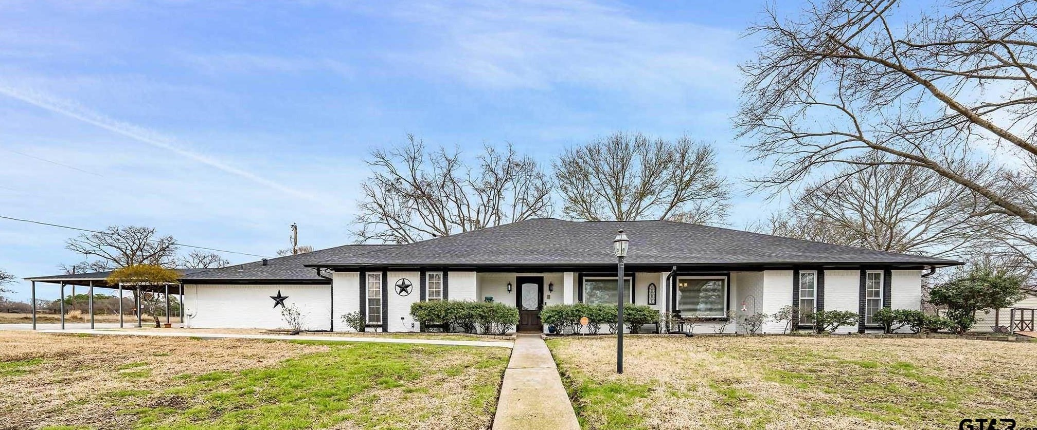 21067 High St, Flint, TX 75762-9227