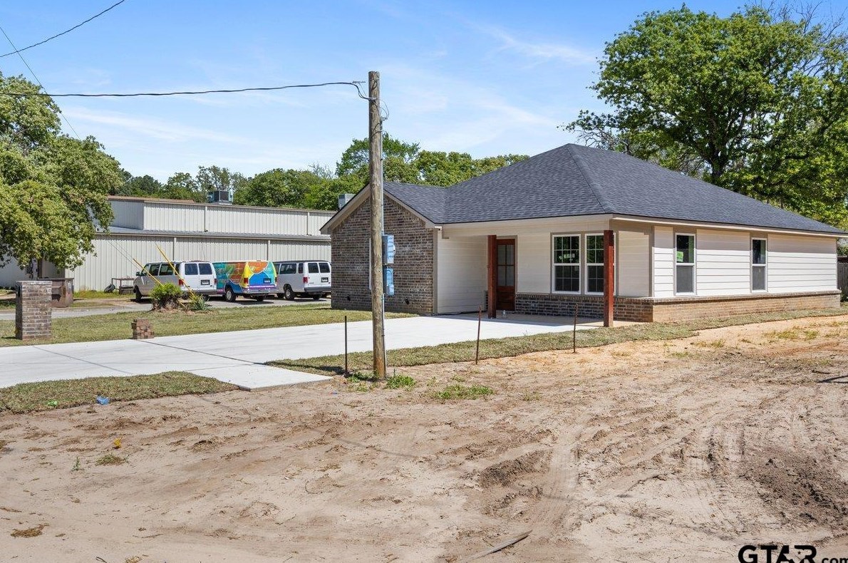 902 Duckenfield Ave, Tyler, TX 75701-1035
