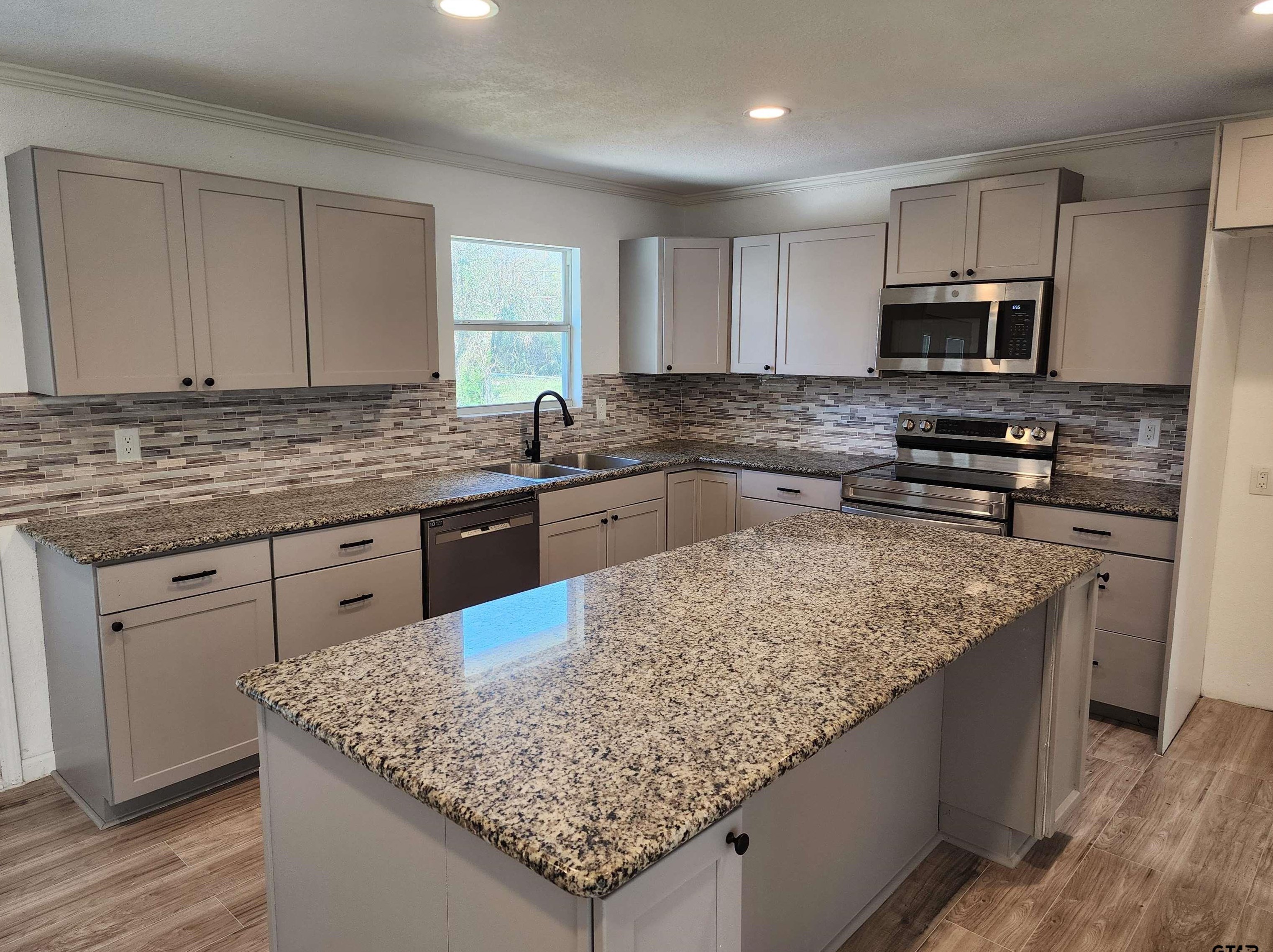 105 Carpenter St, Faker, TX 75686-9061