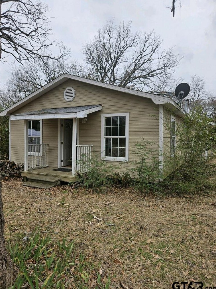 249 Lakeview Dr, Wills Point, TX 75169