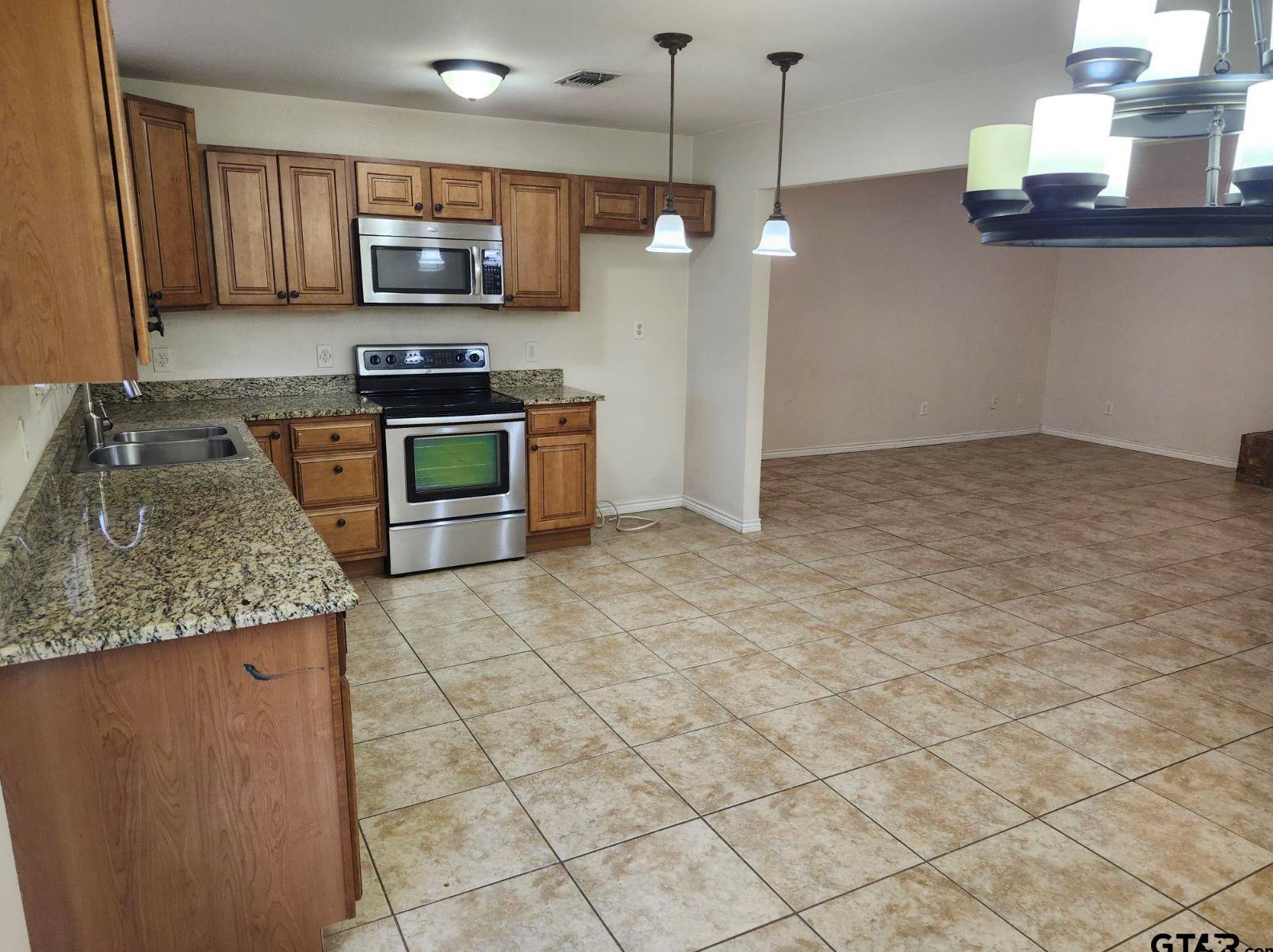 104 Kimberly St, Sulphur Springs TX  75482-3319 exterior