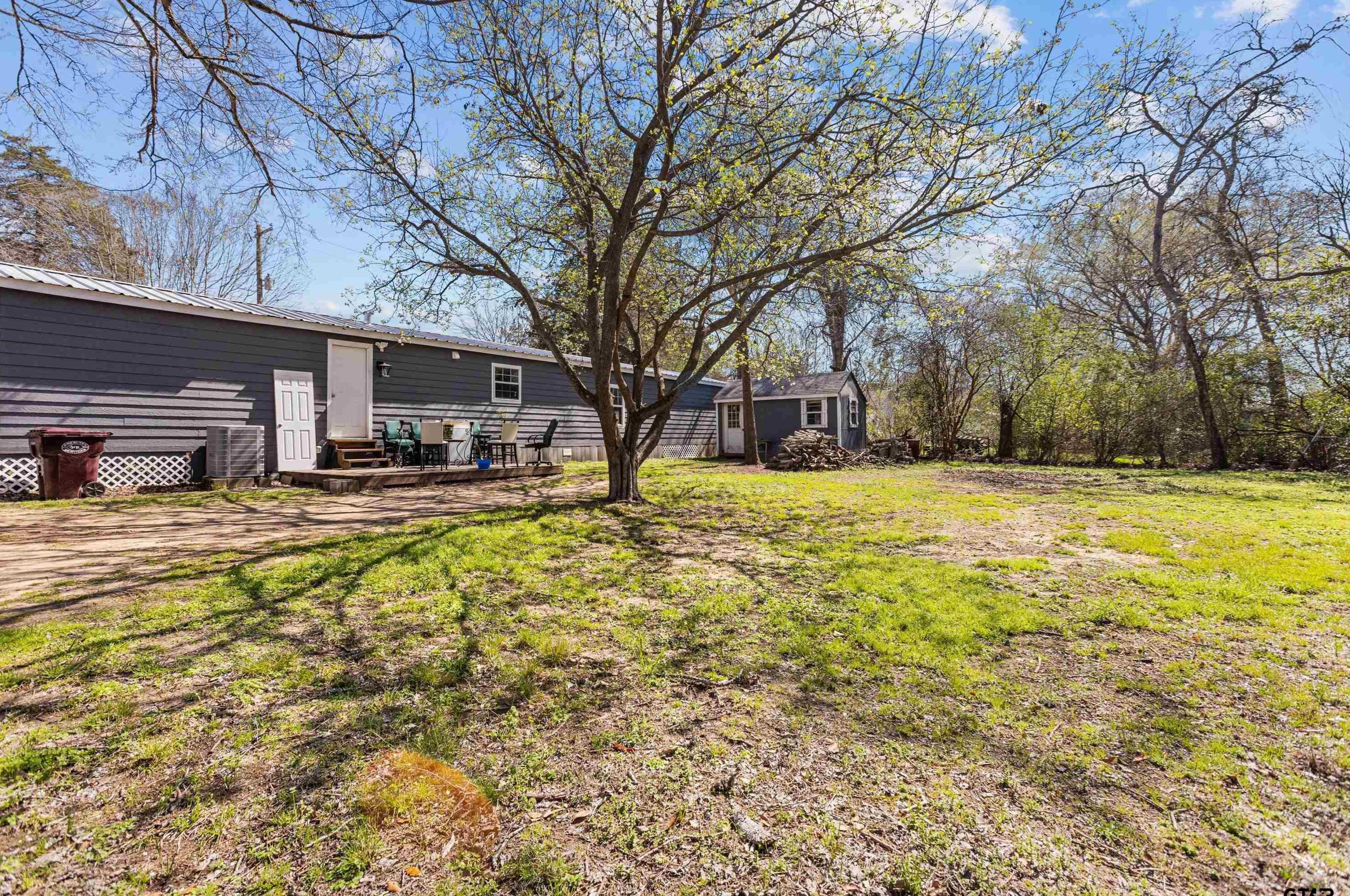 212 Hunter St, Arp, TX 75750-9100