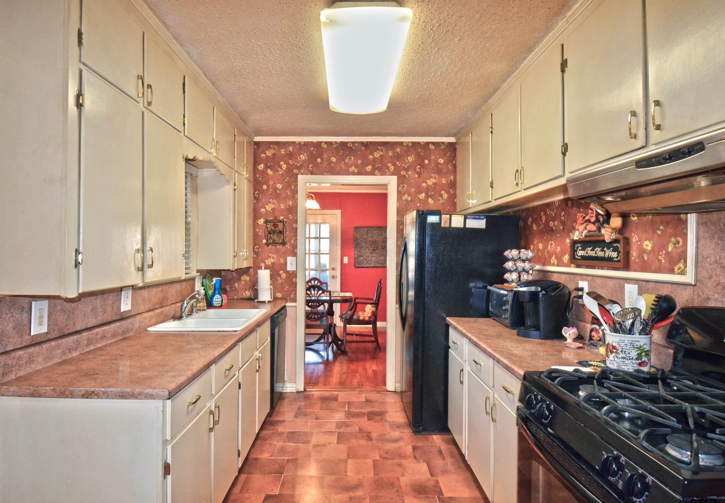 2803 Bain Pl, Tyler TX  75701-8017 exterior